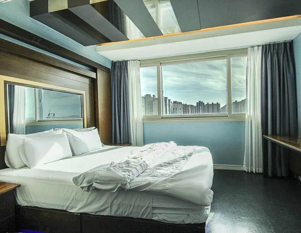 Bedroom, Bed in Hwamyeong Sky Hotel Bedroom, Bed in Hwamyeong Sky Hotel