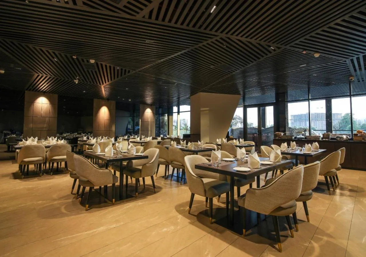 Restaurant/places to eat in Essentia Premier Hotel Pune Wakad