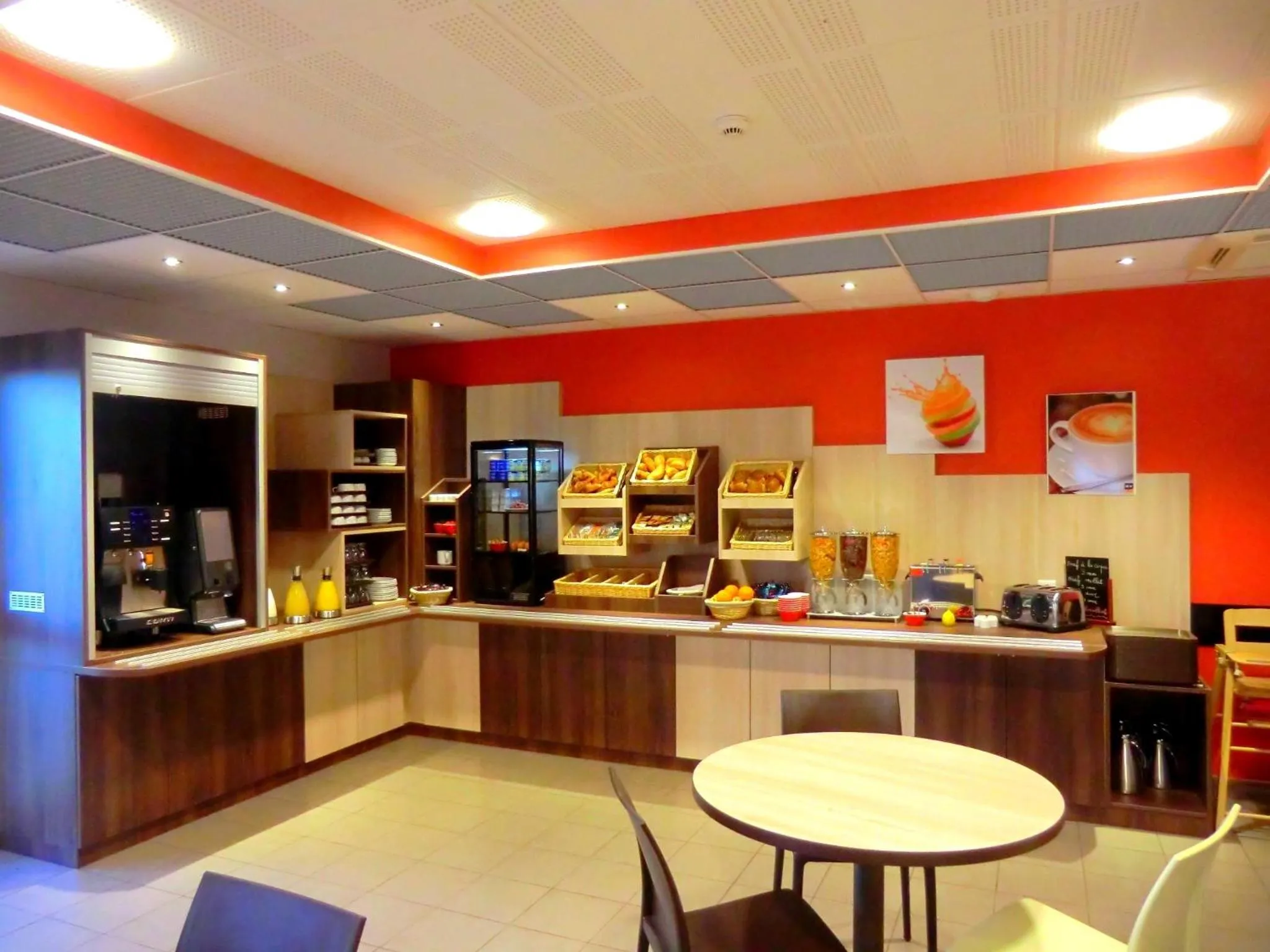 Restaurant/places to eat in Ace Hotel Annecy