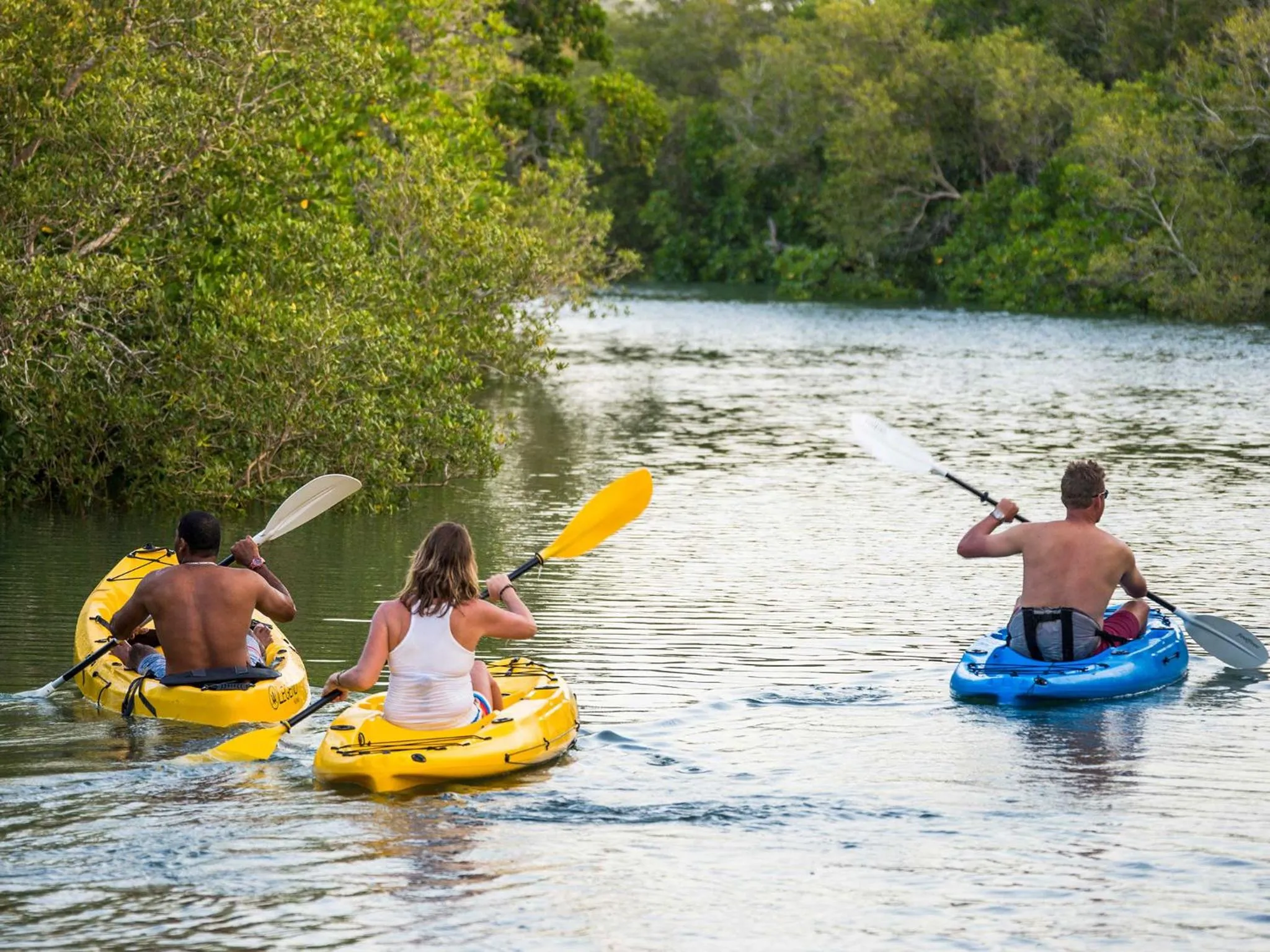 Canoeing in Machangulo Beach Lodge