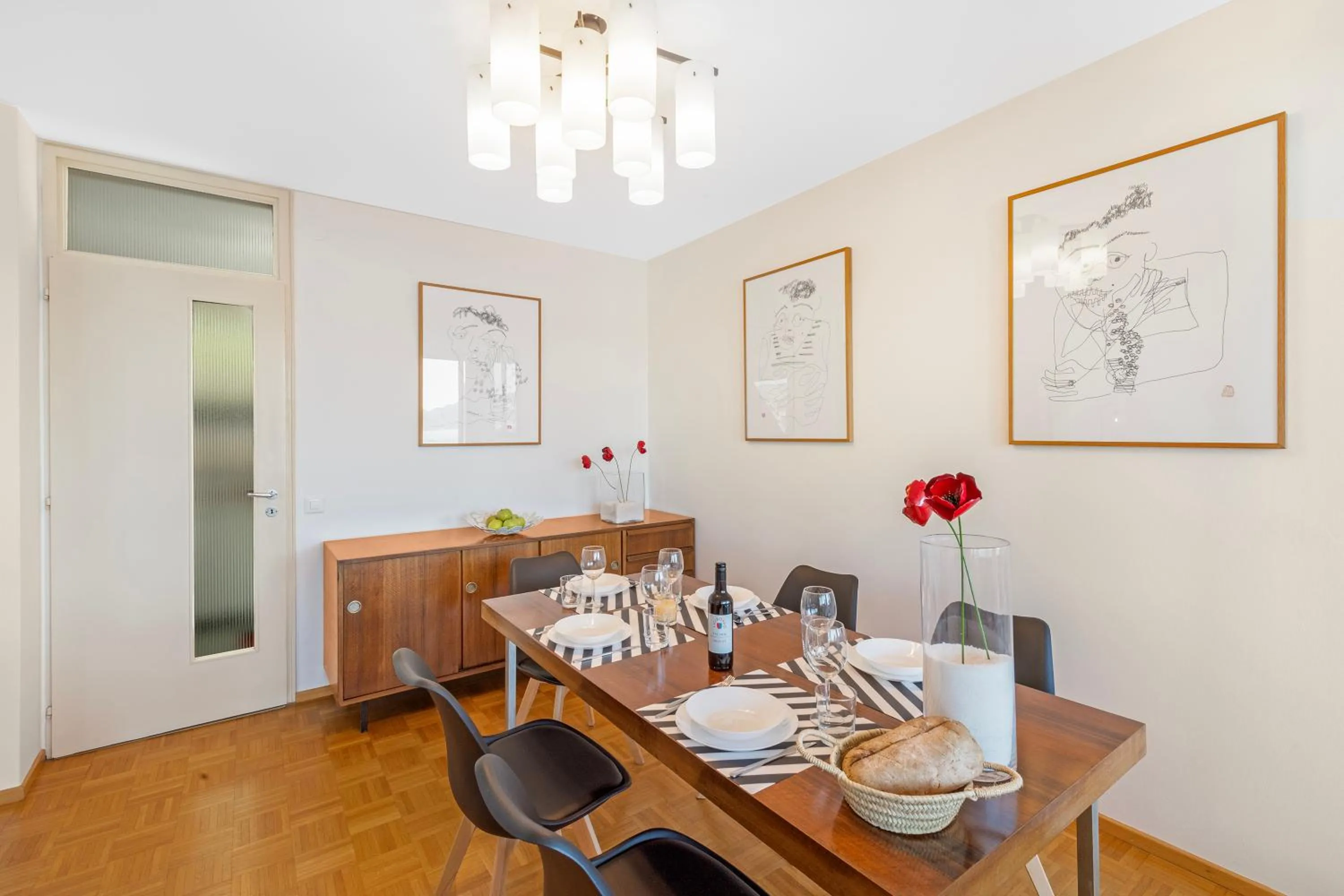 Dining area in Casa Serenella Splendid Lake View - Happy Rentals