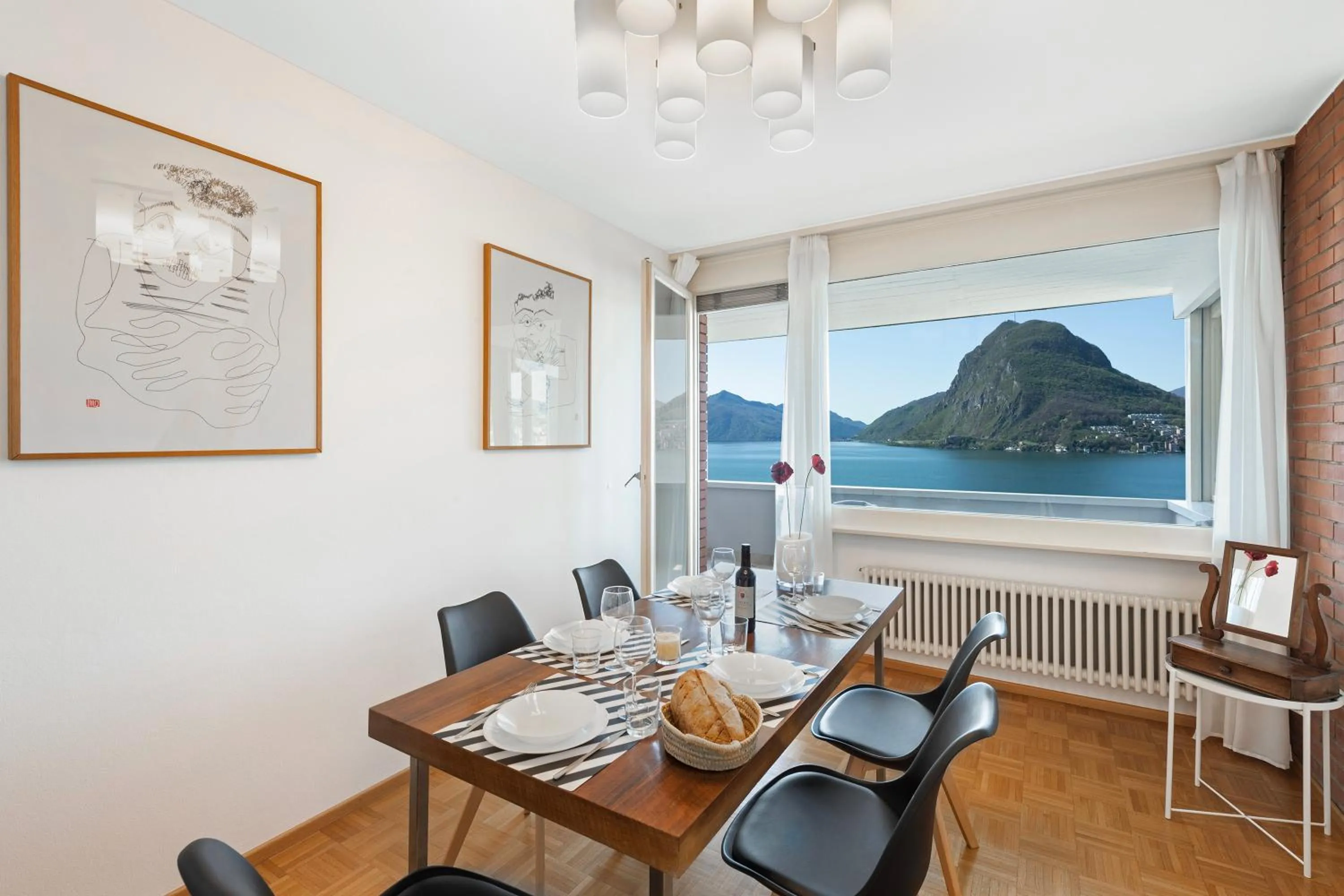 Dining area in Casa Serenella Splendid Lake View - Happy Rentals