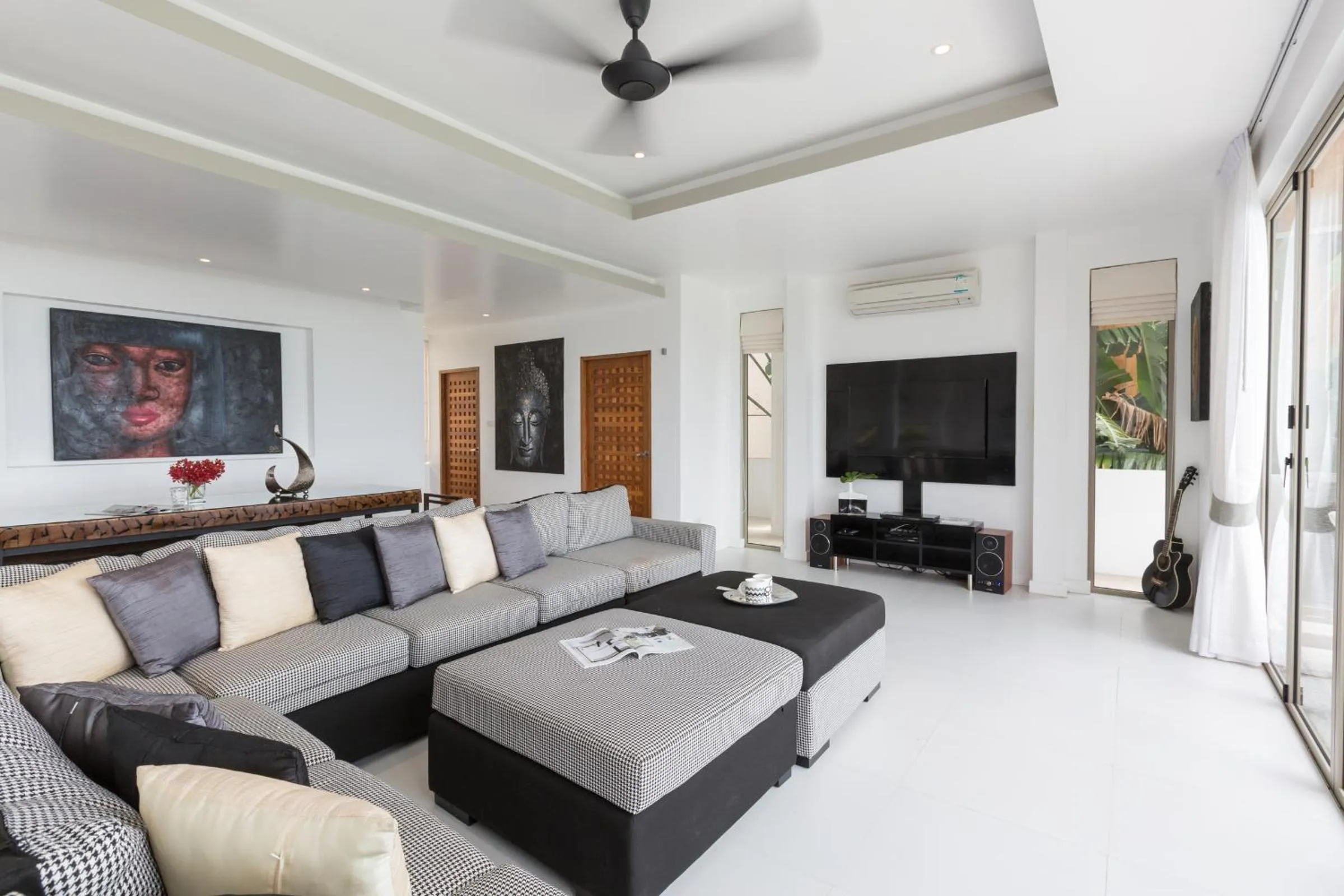 Living room, Bed in Villa Jaliza - Chaweng Noi