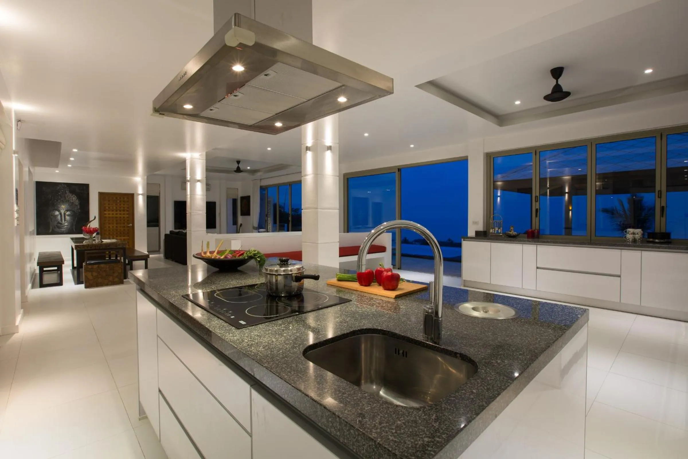 Kitchen or kitchenette in Villa Jaliza - Chaweng Noi