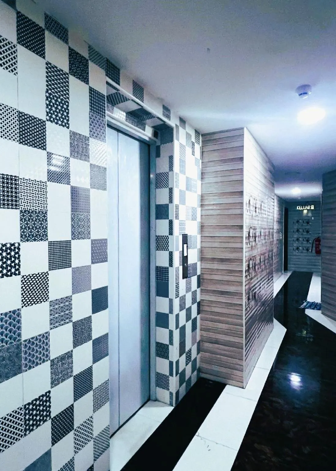 elevator in ARK HOTEL MELAWATI