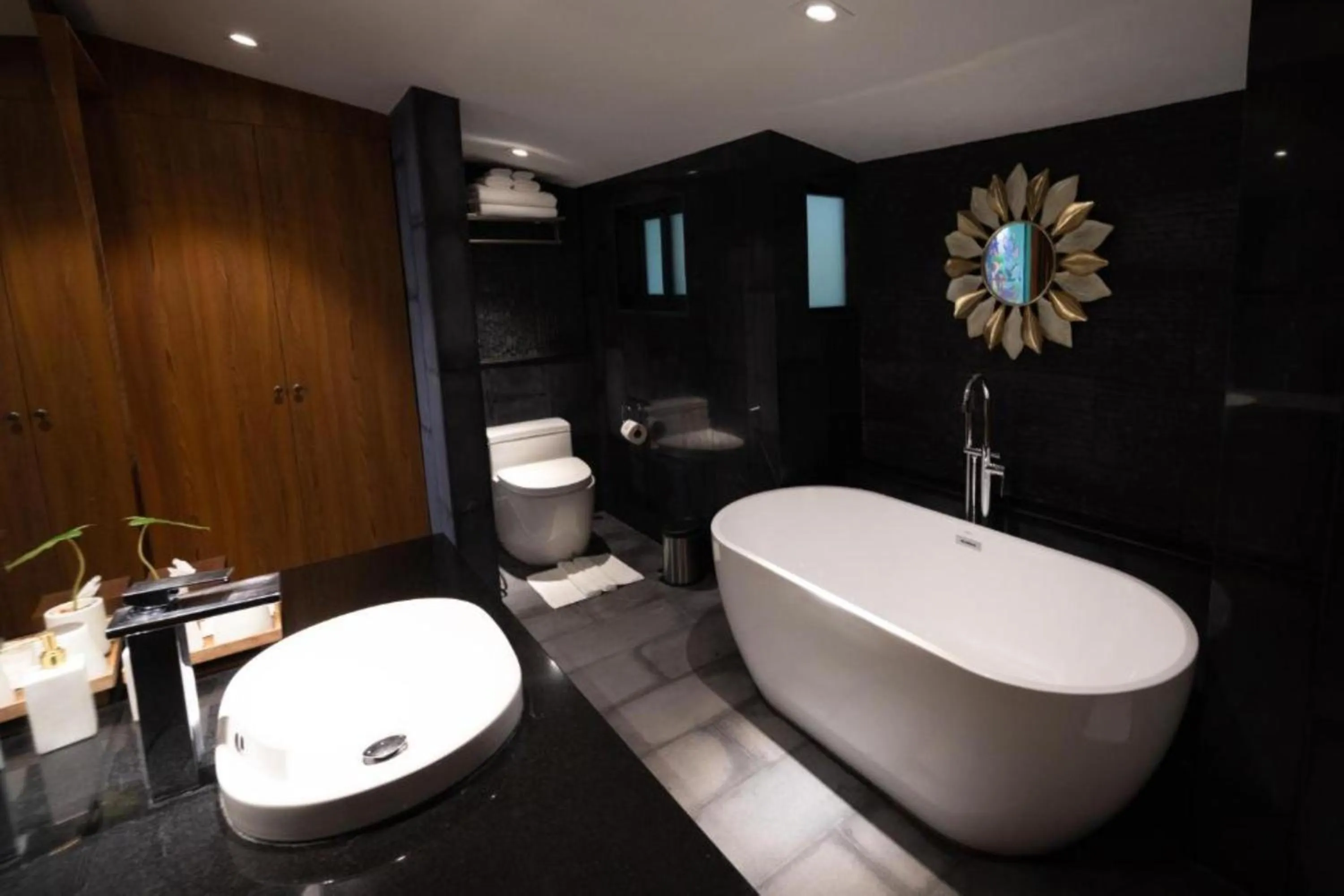 Bathroom in Big Sun Residences By iRETREAT