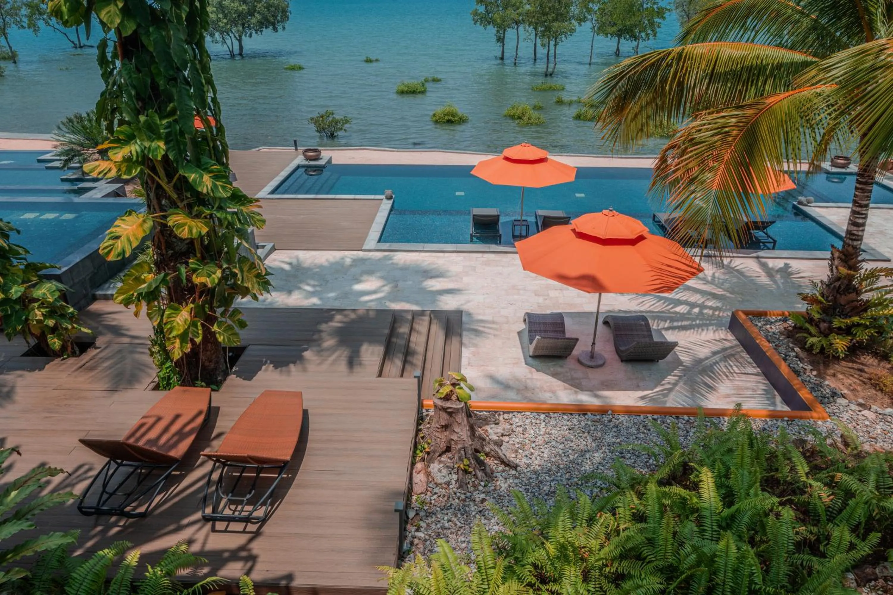 Swimming pool in Big Sun Residences By iRETREAT