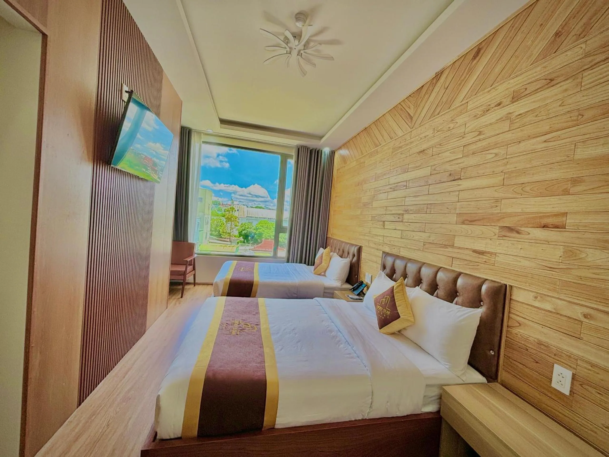 Photo of the whole room, Bed in LuckyStar Hotel