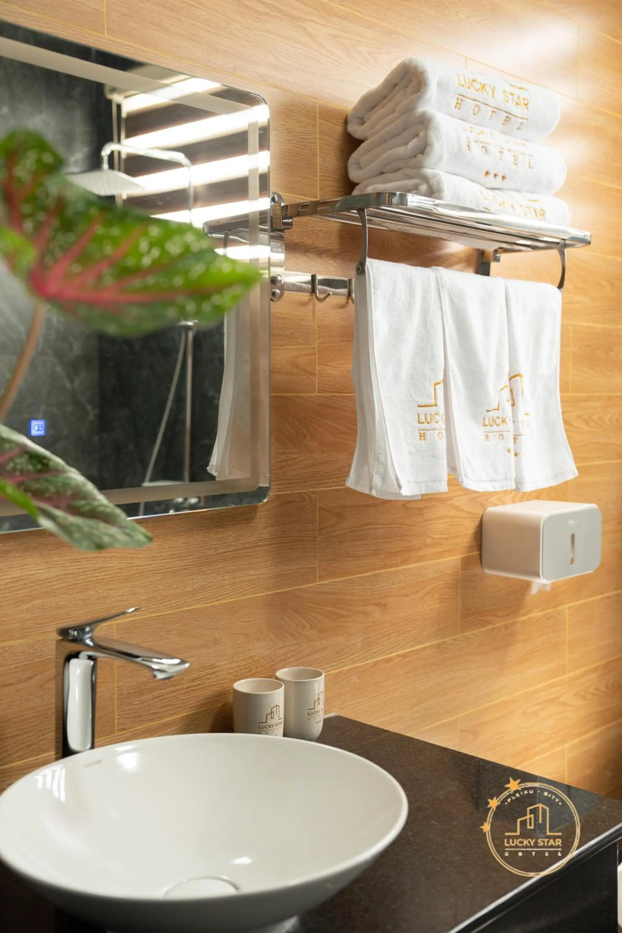 towels in LuckyStar Hotel