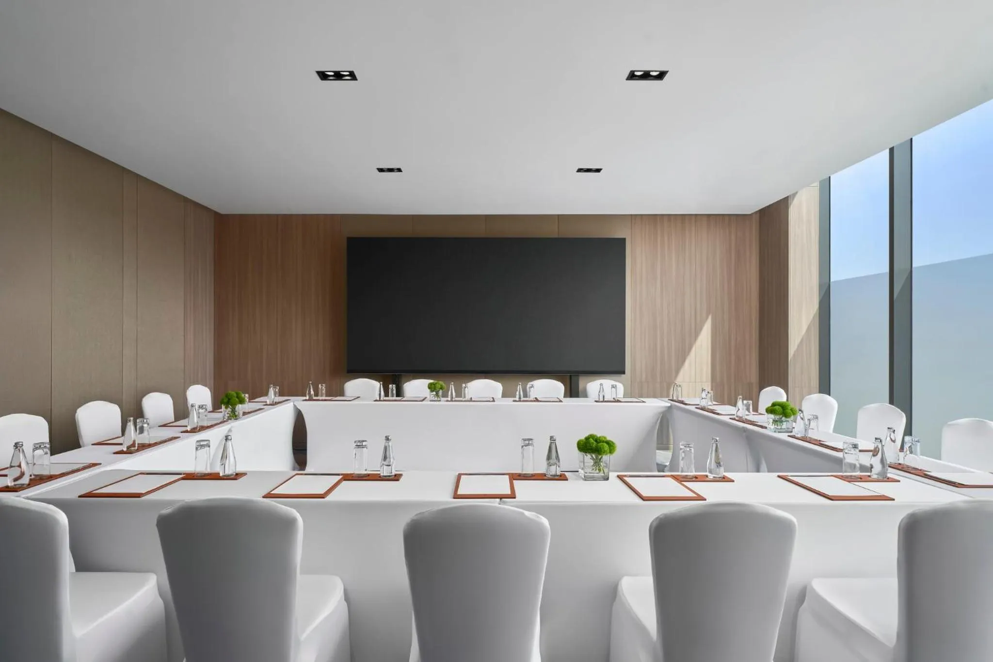 Meeting/conference room in Holiday Inn & Suites Vientiane by IHG
