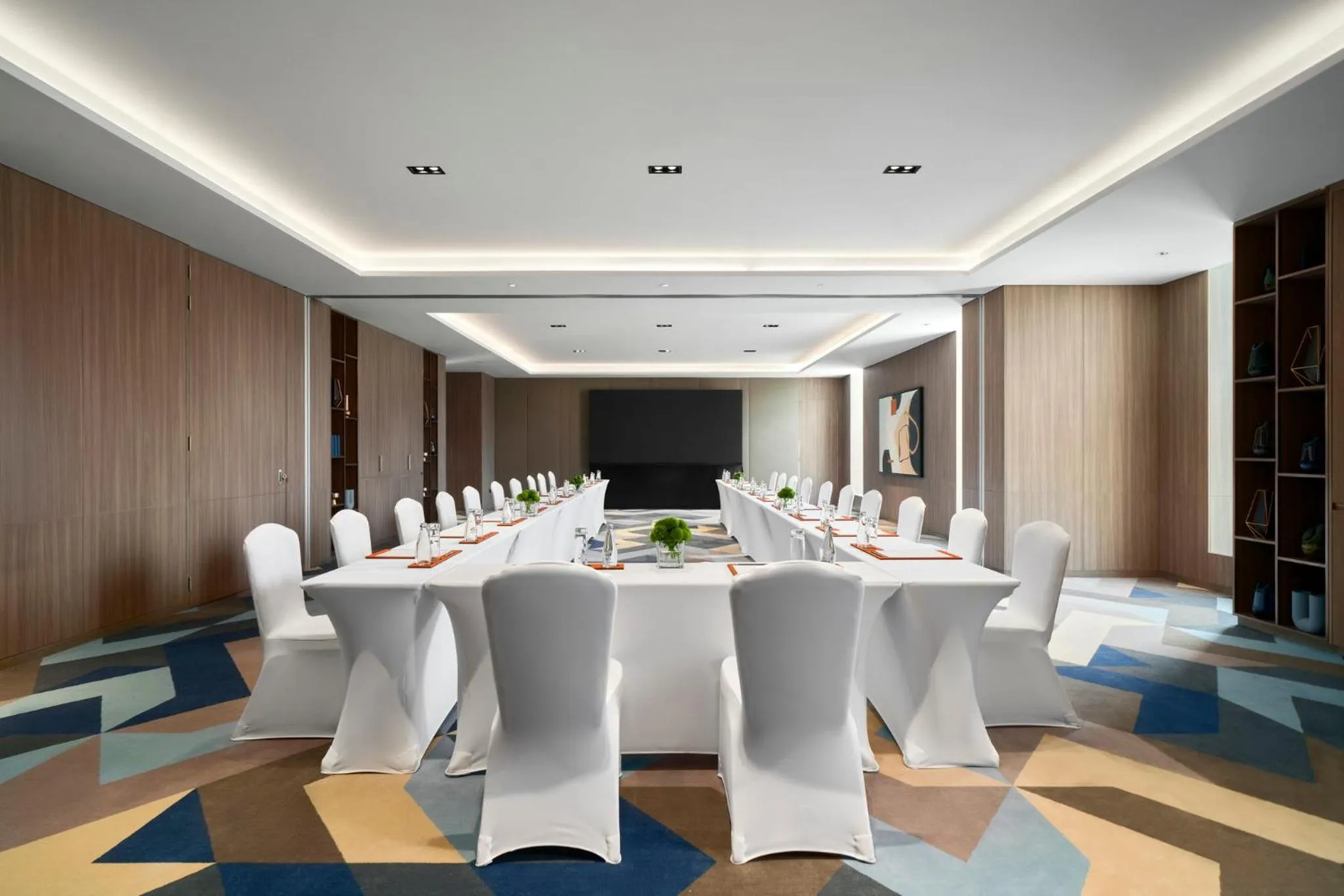 Meeting/conference room in Holiday Inn & Suites Vientiane by IHG