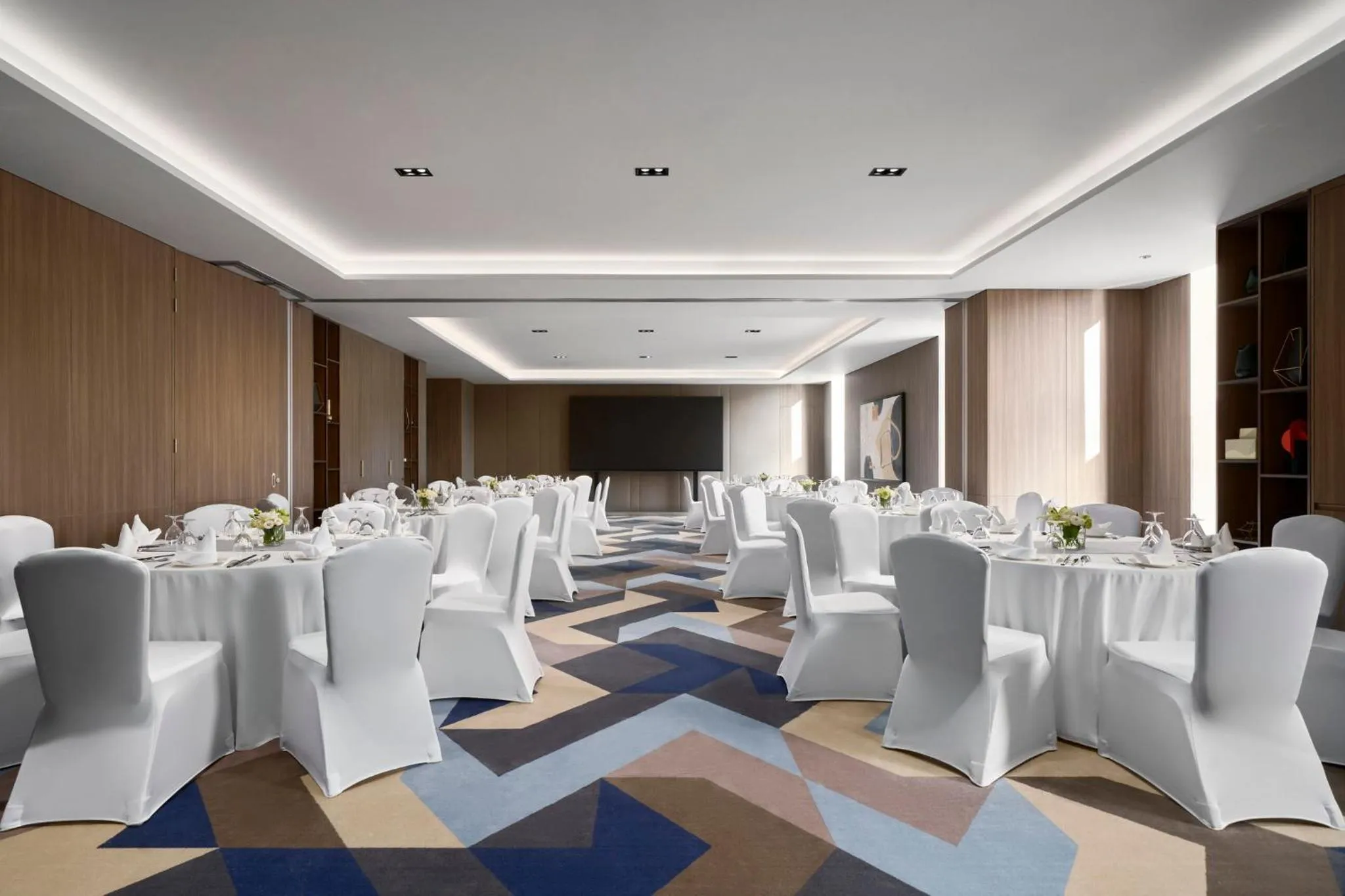 Meeting/conference room in Holiday Inn & Suites Vientiane by IHG