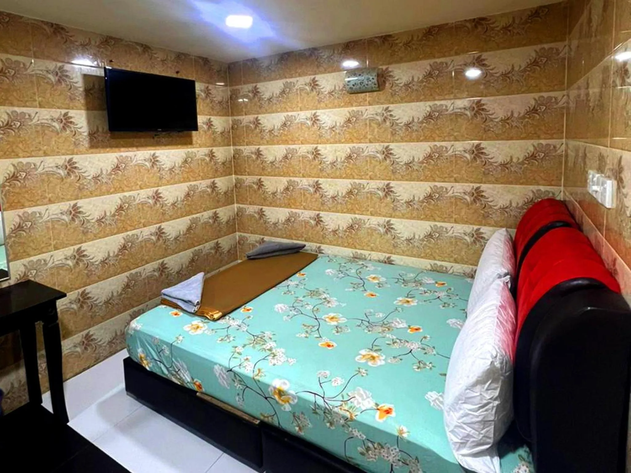 Bed in ARK Hotel Taman Samudra