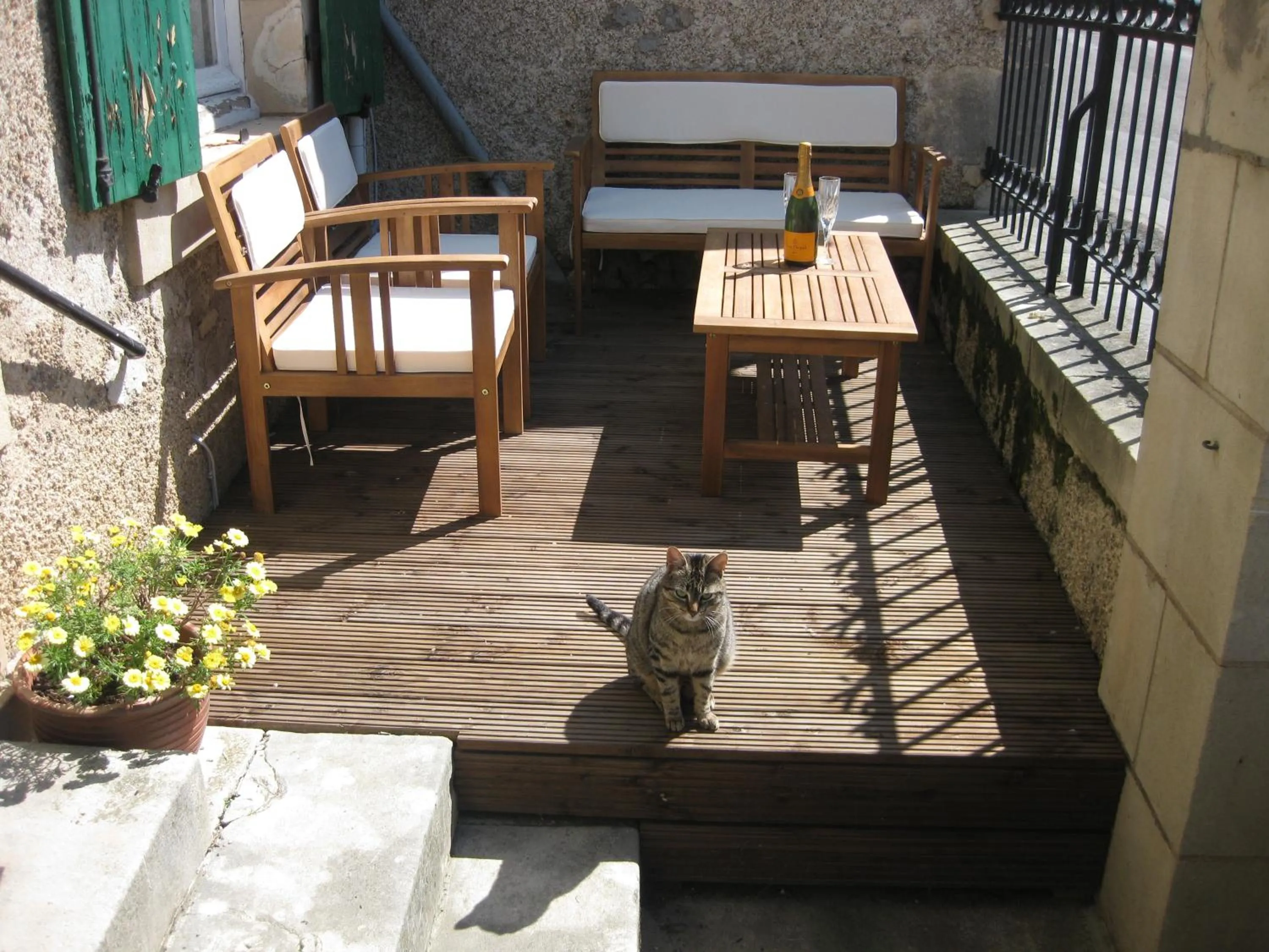 Balcony/Terrace in Le Petit Cochon chambre d` hotes