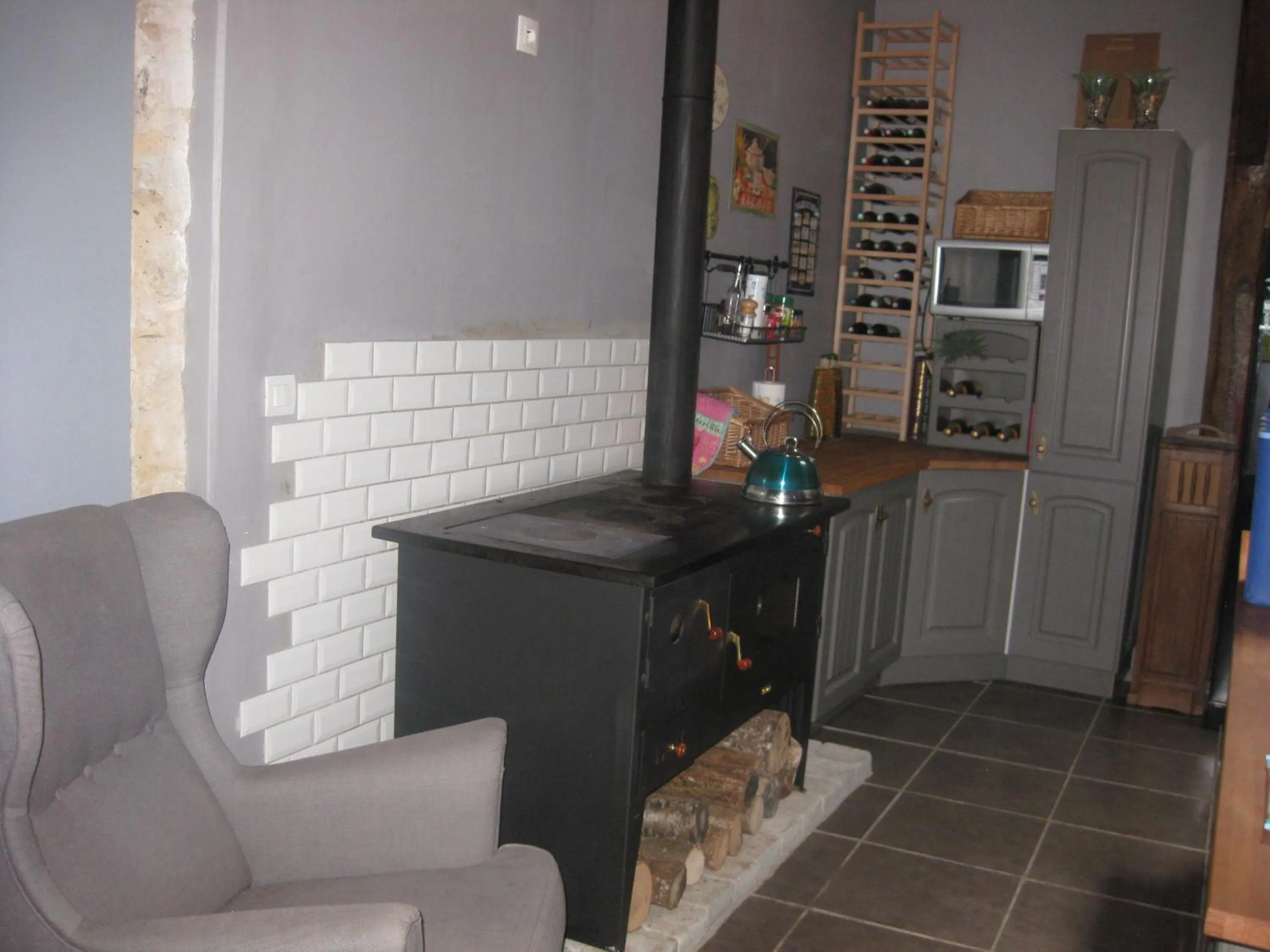 Kitchen or kitchenette in Le Petit Cochon chambre d` hotes