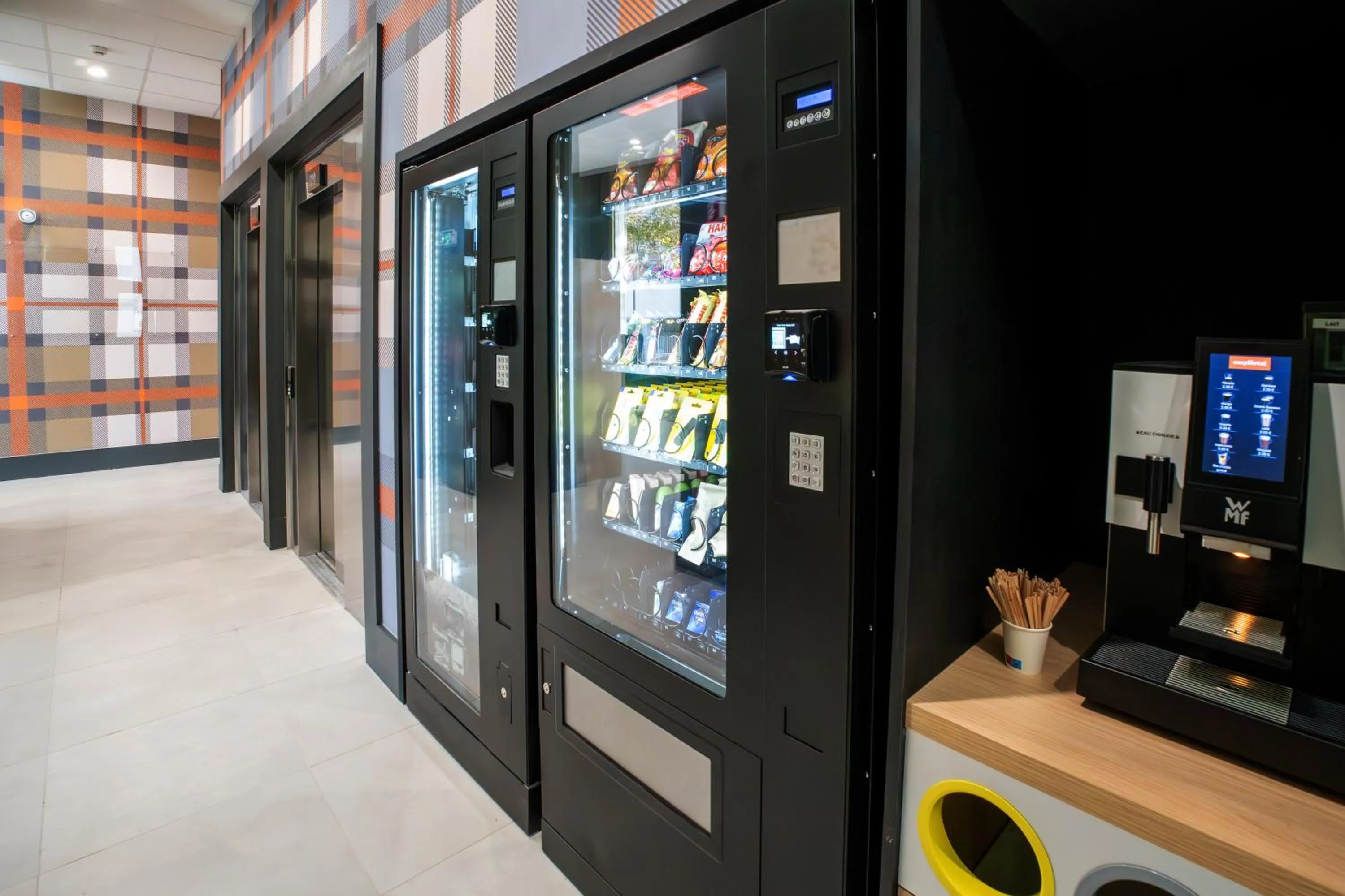 vending machine in easyHotel Marseille Euromed