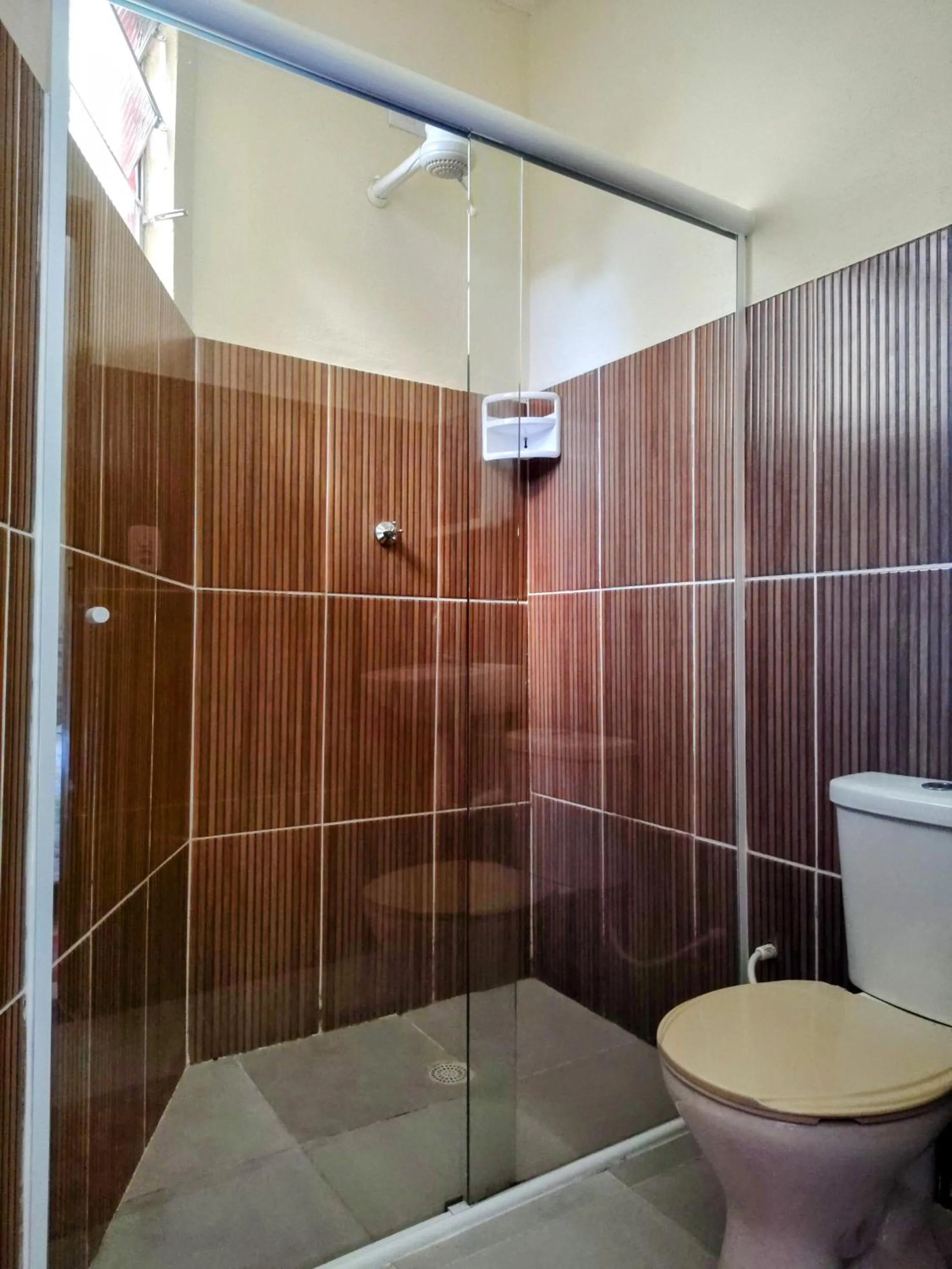 Shower in Pousada Aconchego Recanto Do Mar