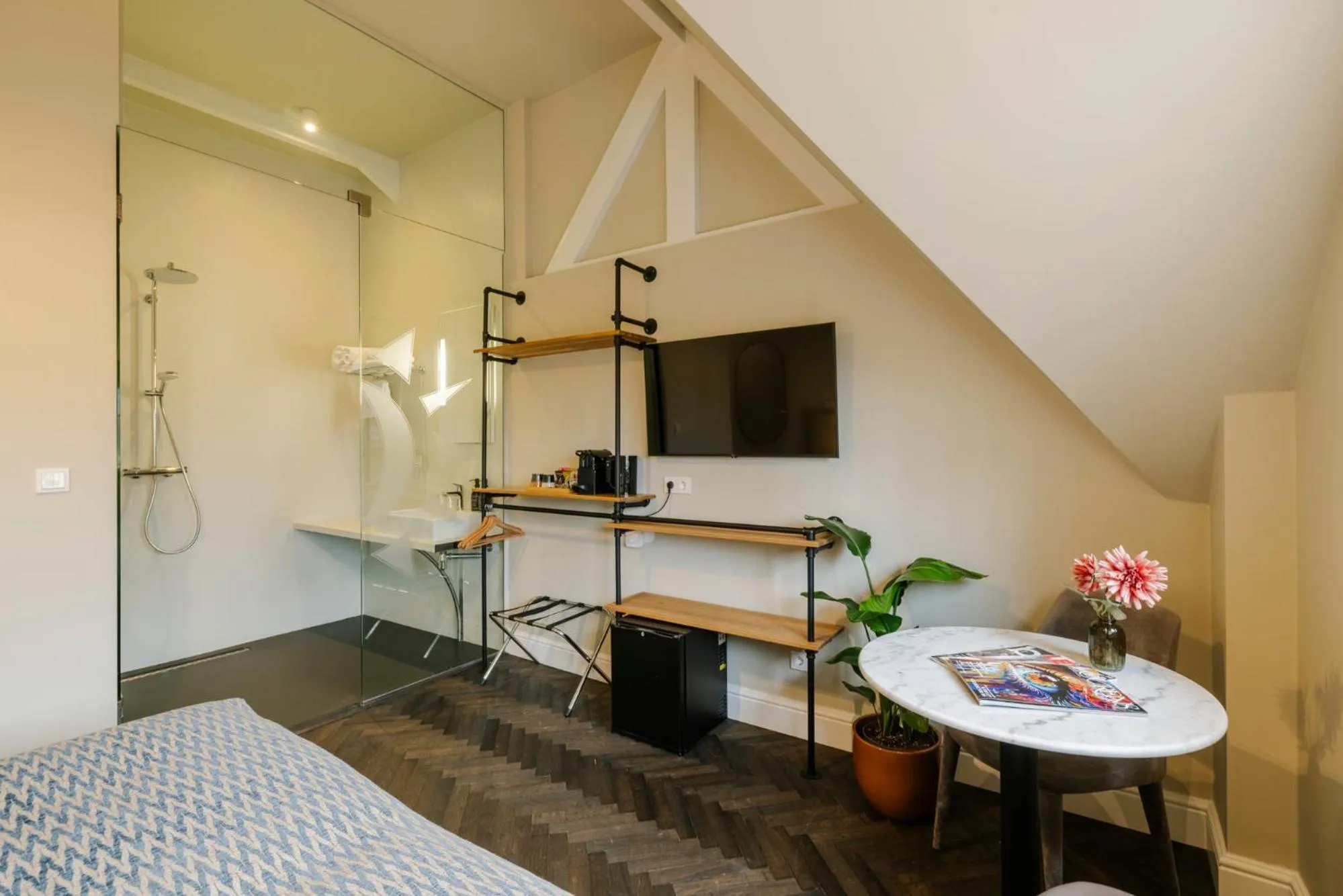 Bed in Hotel Bloemendaal by BHC