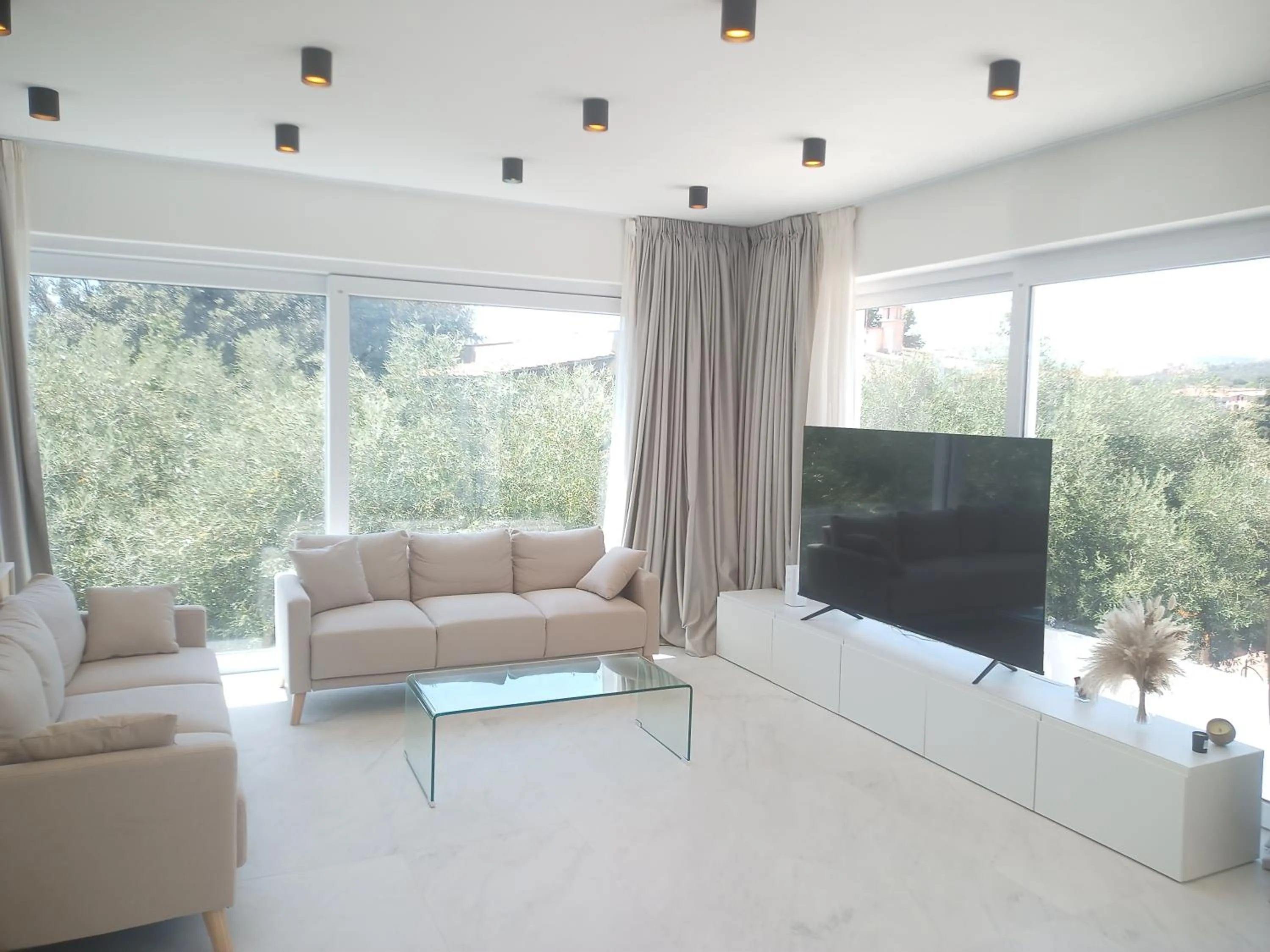 Smart Luxury Suites & Apartments
