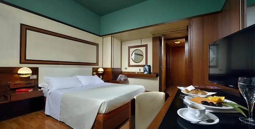 Twin Room in Grand Hotel Elite Twin Room in Grand Hotel Elite