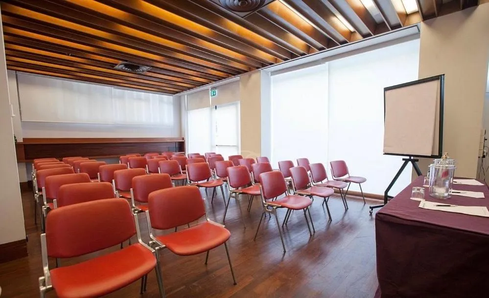 Business facilities in Grand Hotel Elite