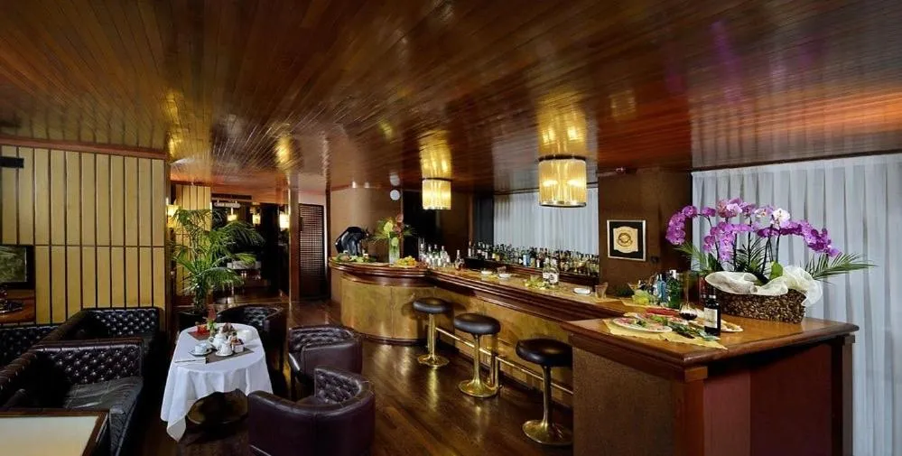 Communal lounge/ TV room in Grand Hotel Elite