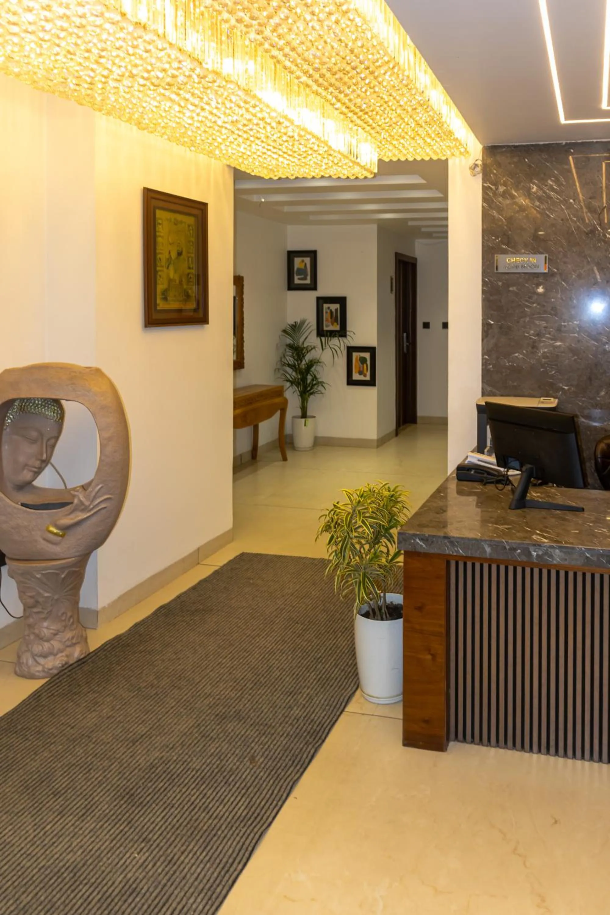 Facade/entrance in Hotel Divine Peak