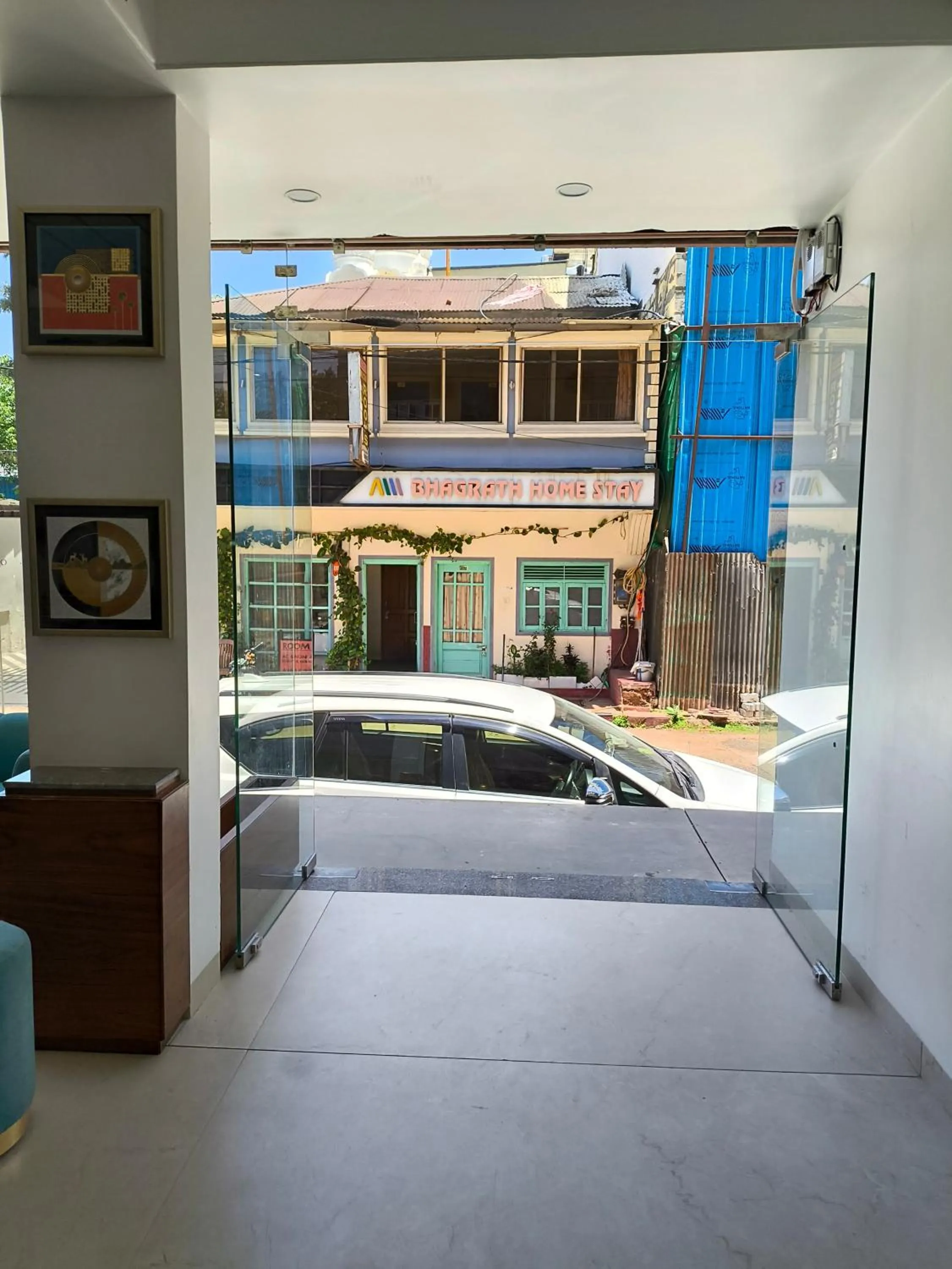 Facade/entrance in Hotel Divine Peak