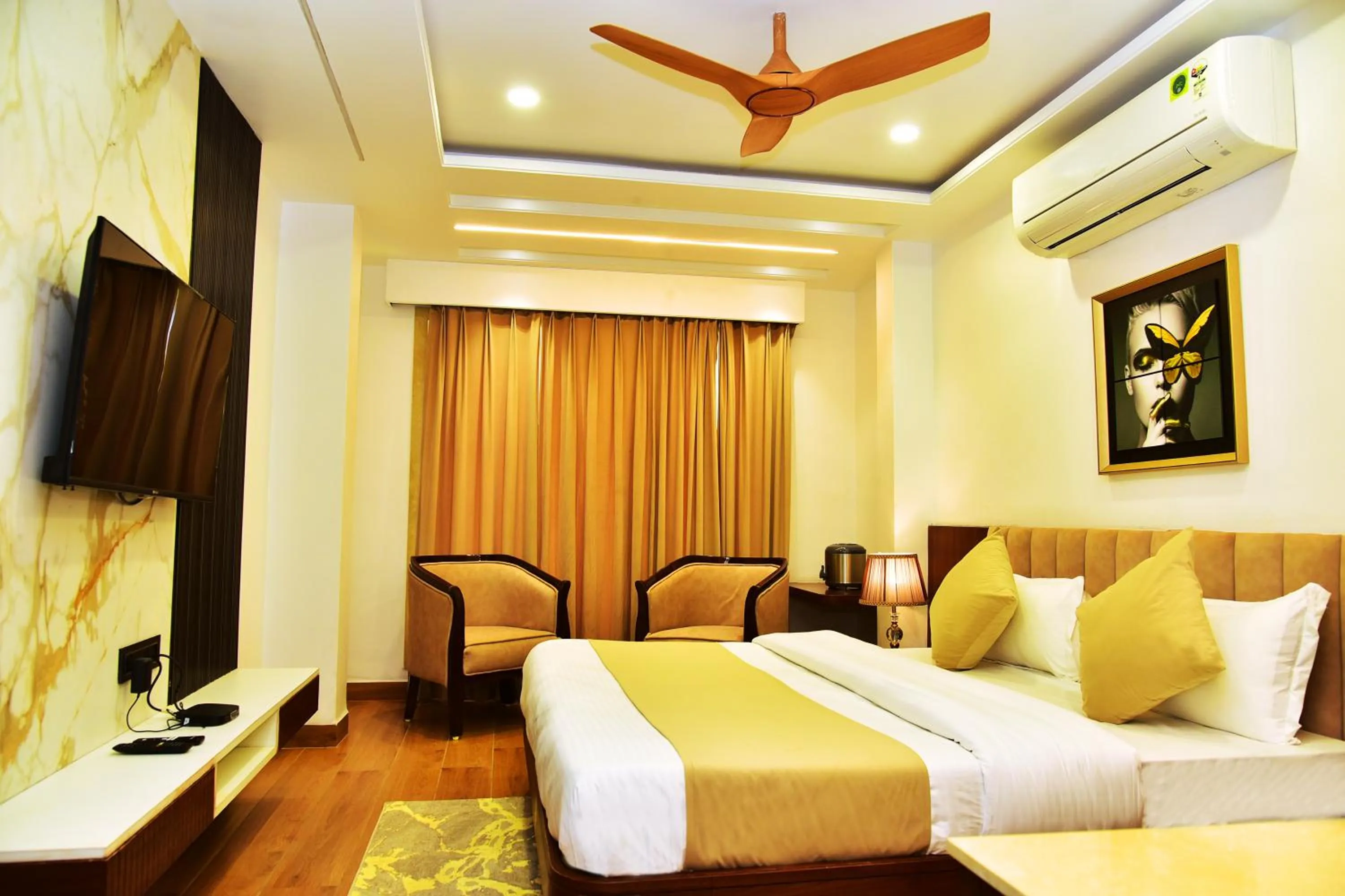 Bed in Hotel Divine Peak