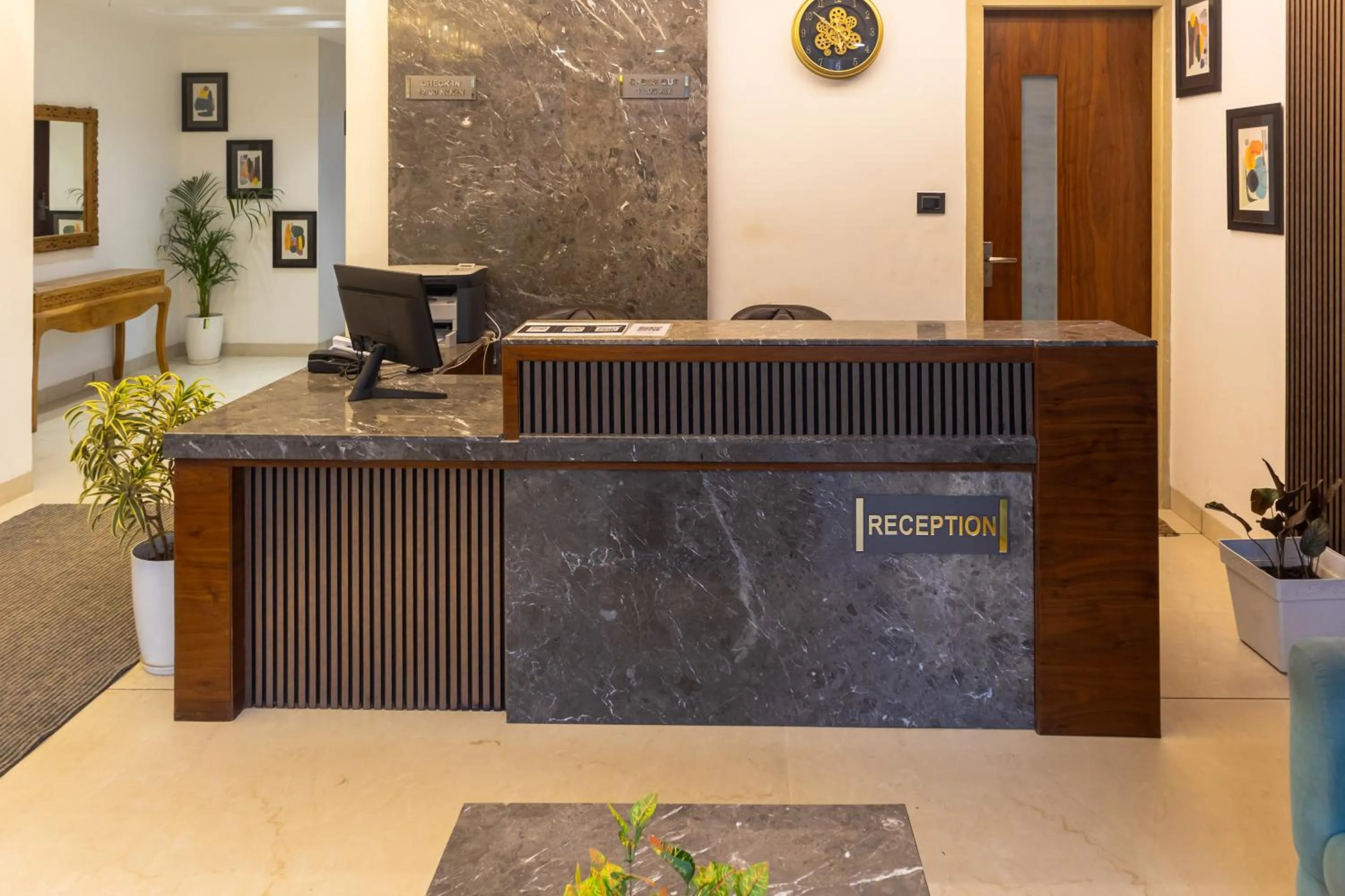 Lobby or reception in Hotel Divine Peak