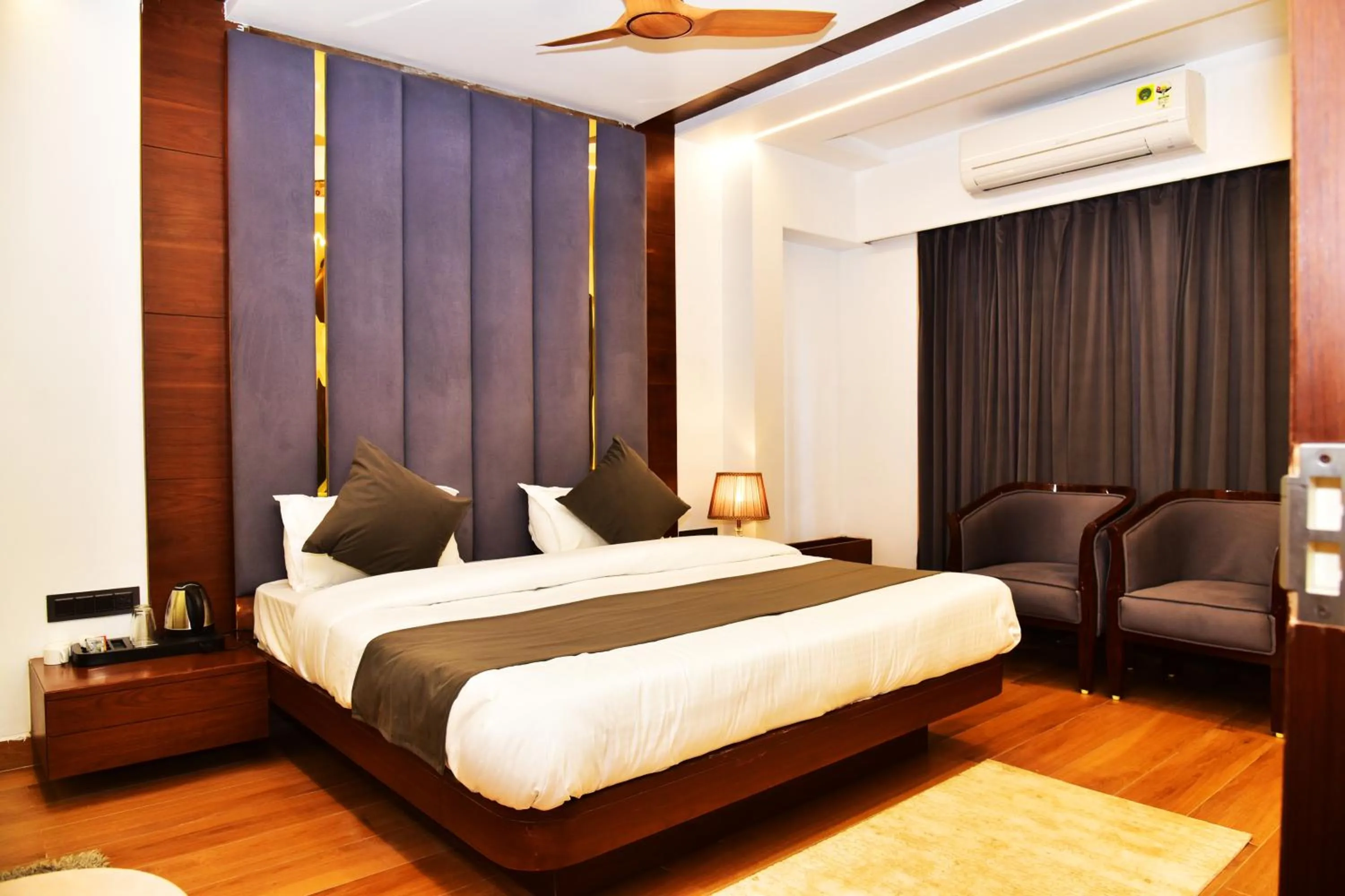 Bed in Hotel Divine Peak