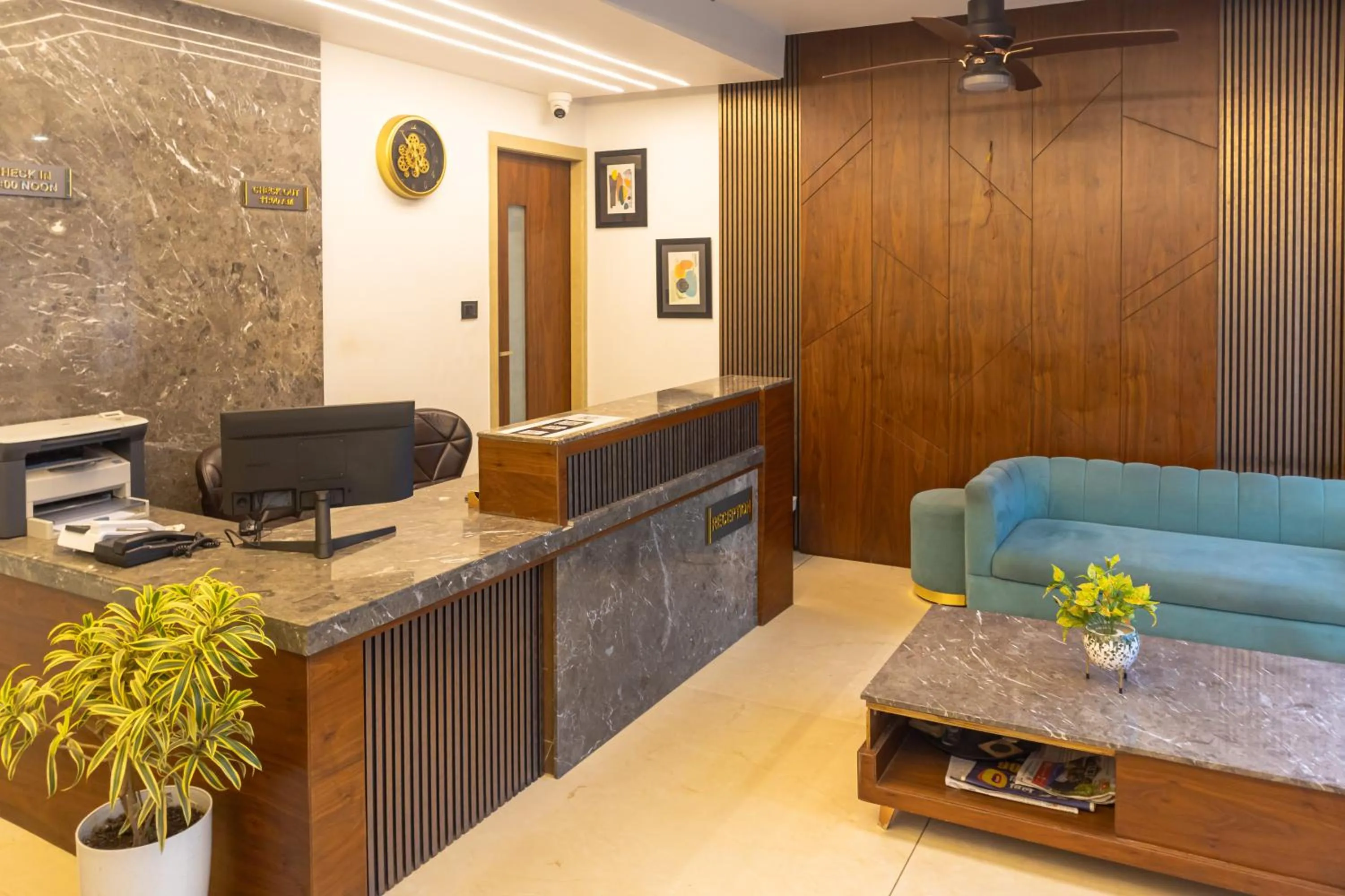 Seating area in Hotel Divine Peak