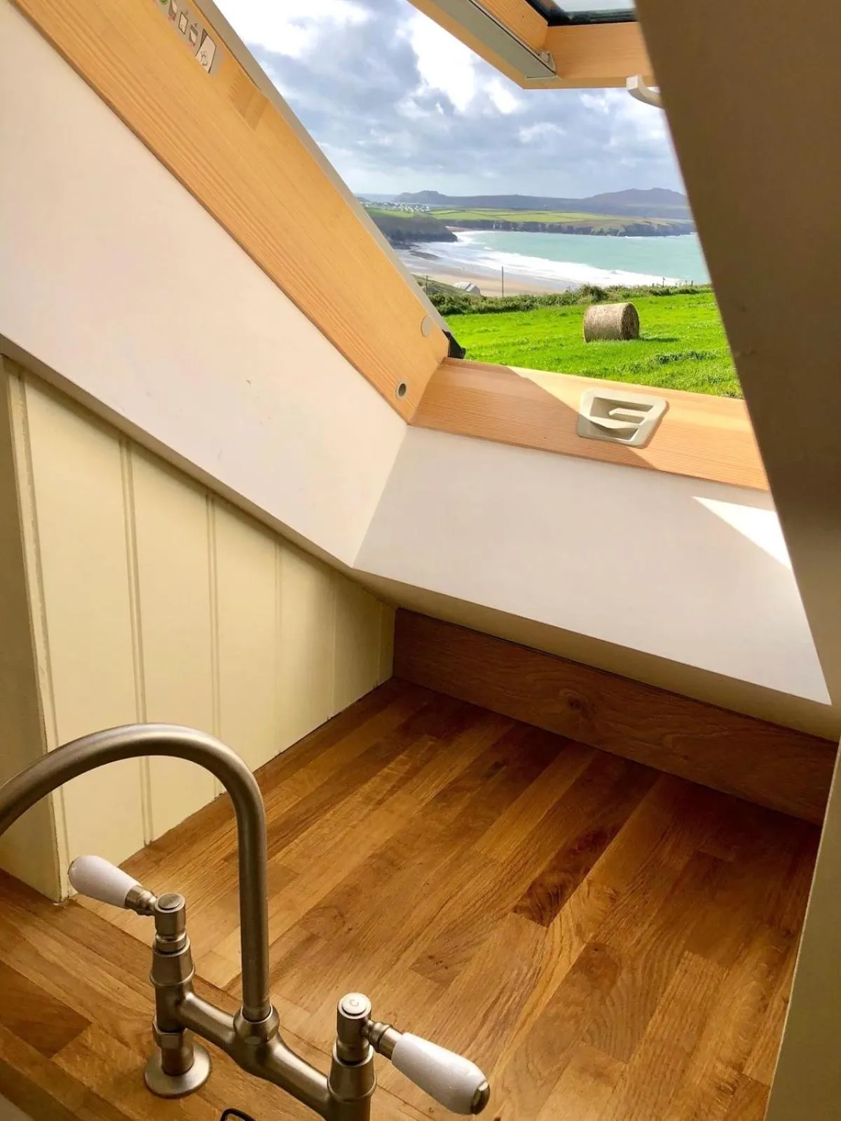 Floor plan in Swn y Môr - 1 Bedroom Cottage - Whitesands