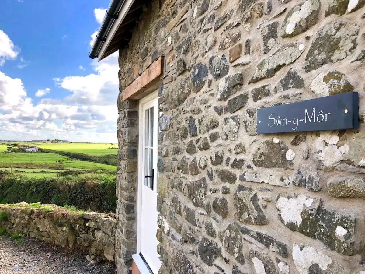 Property building in Swn y Môr - 1 Bedroom Cottage - Whitesands