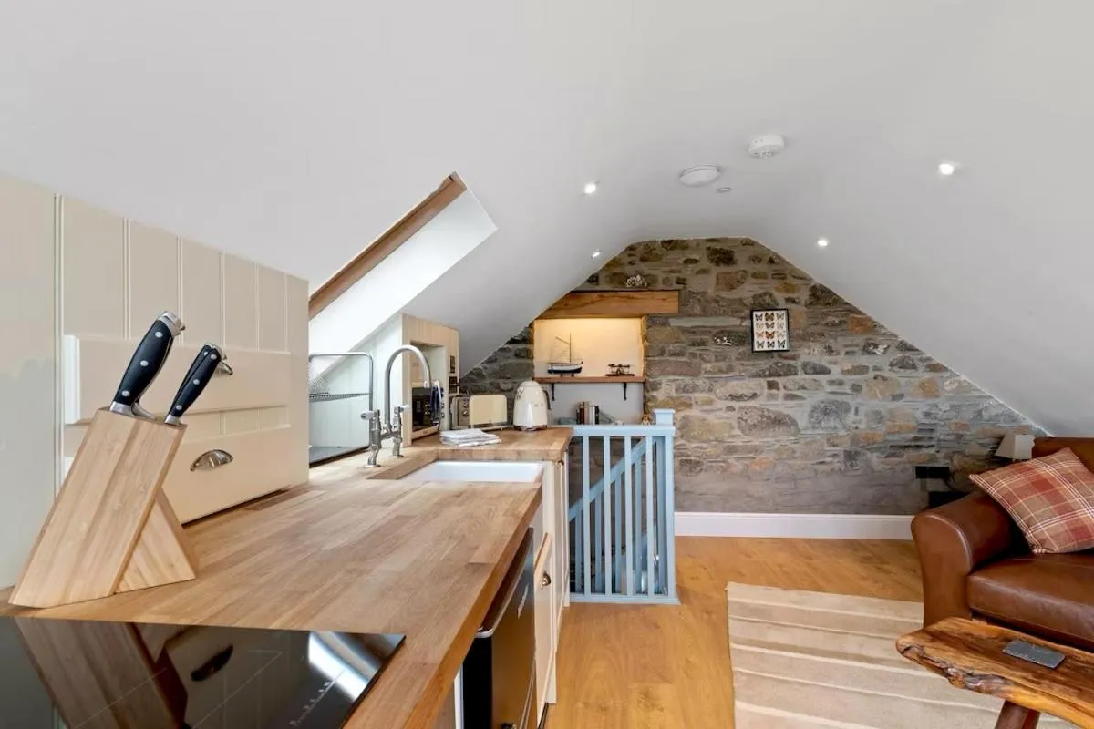 Floor plan in Swn y Môr - 1 Bedroom Cottage - Whitesands