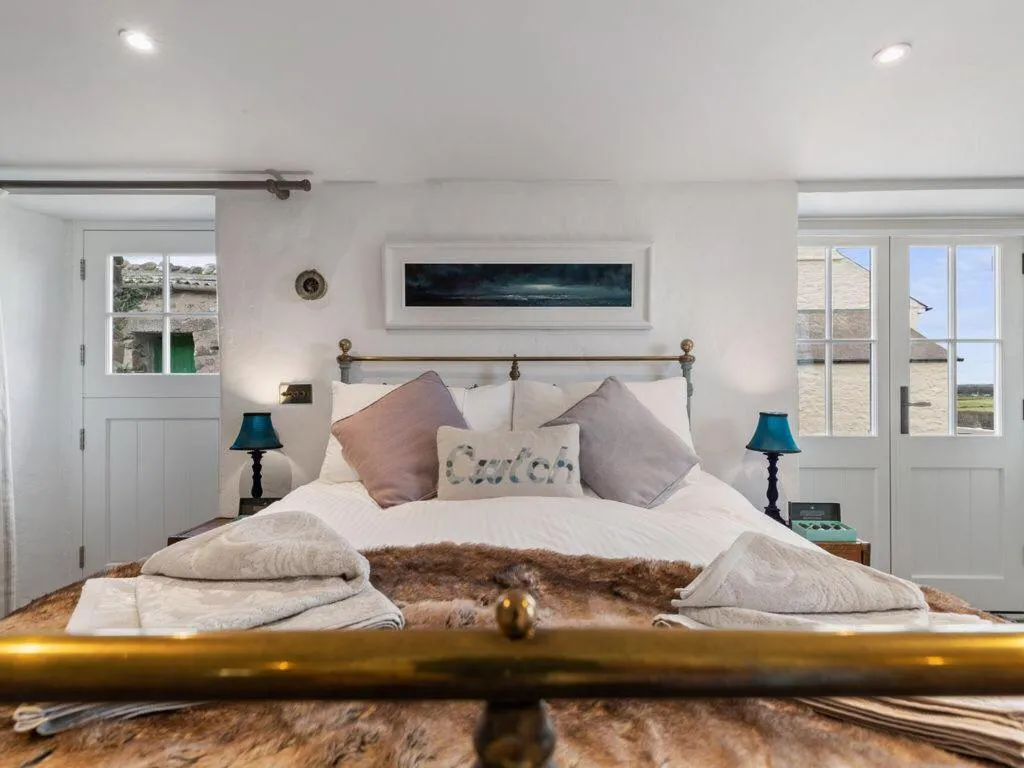 Floor plan, Bed in Swn y Môr - 1 Bedroom Cottage - Whitesands