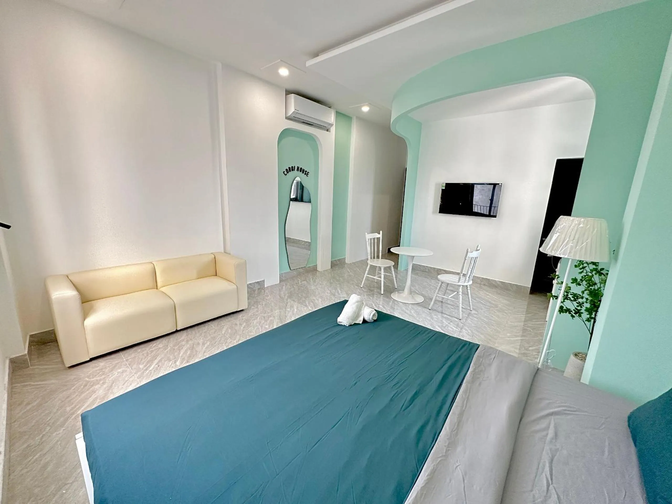 Bed in Corgi House Danang