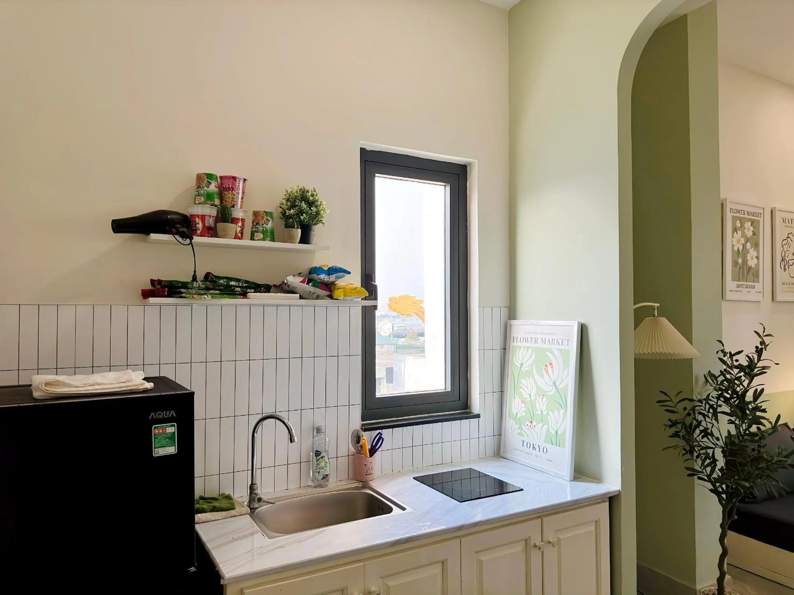 Kitchen or kitchenette in Corgi House Danang