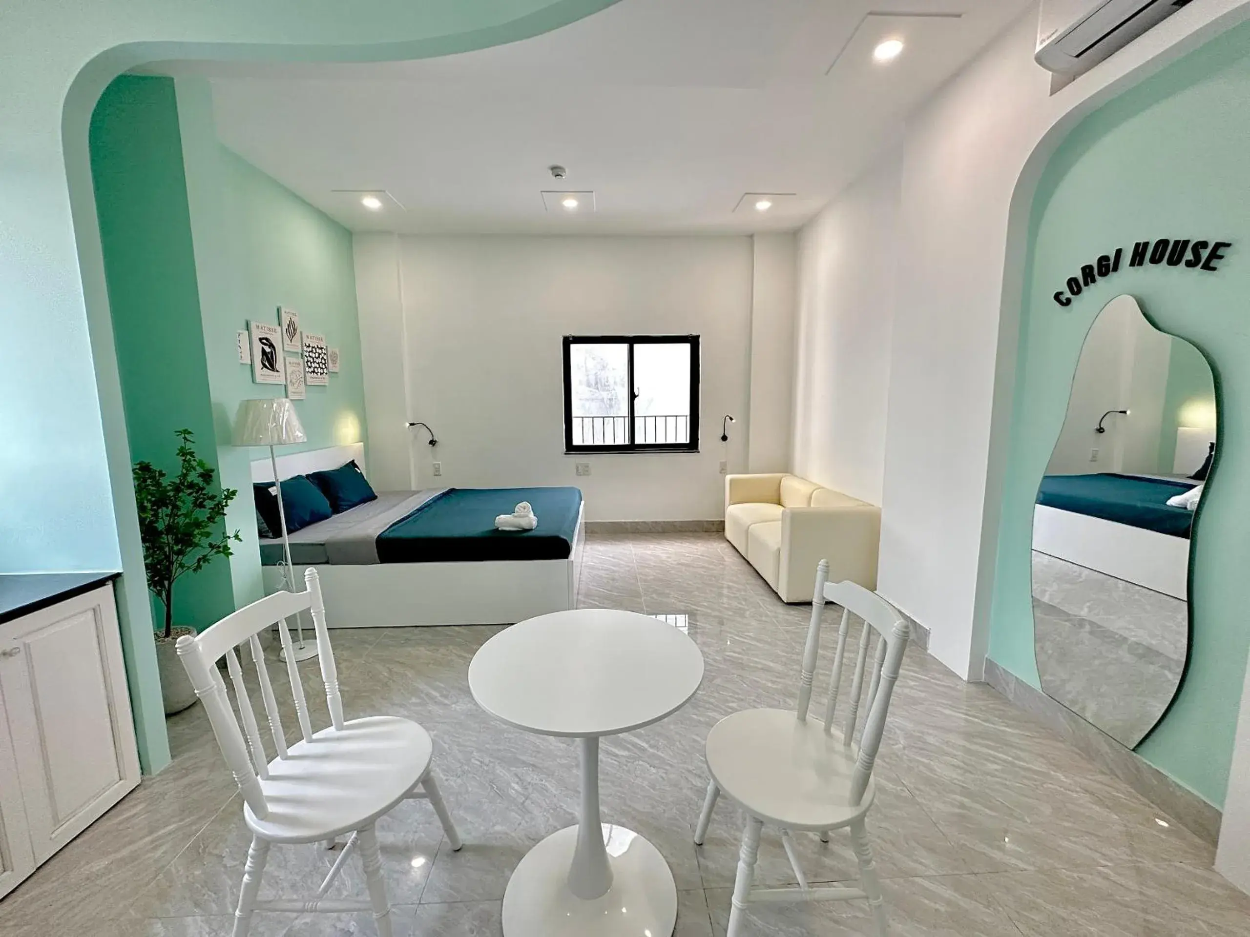 Superior Double Room in Corgi House Danang Superior Double Room in Corgi House Danang