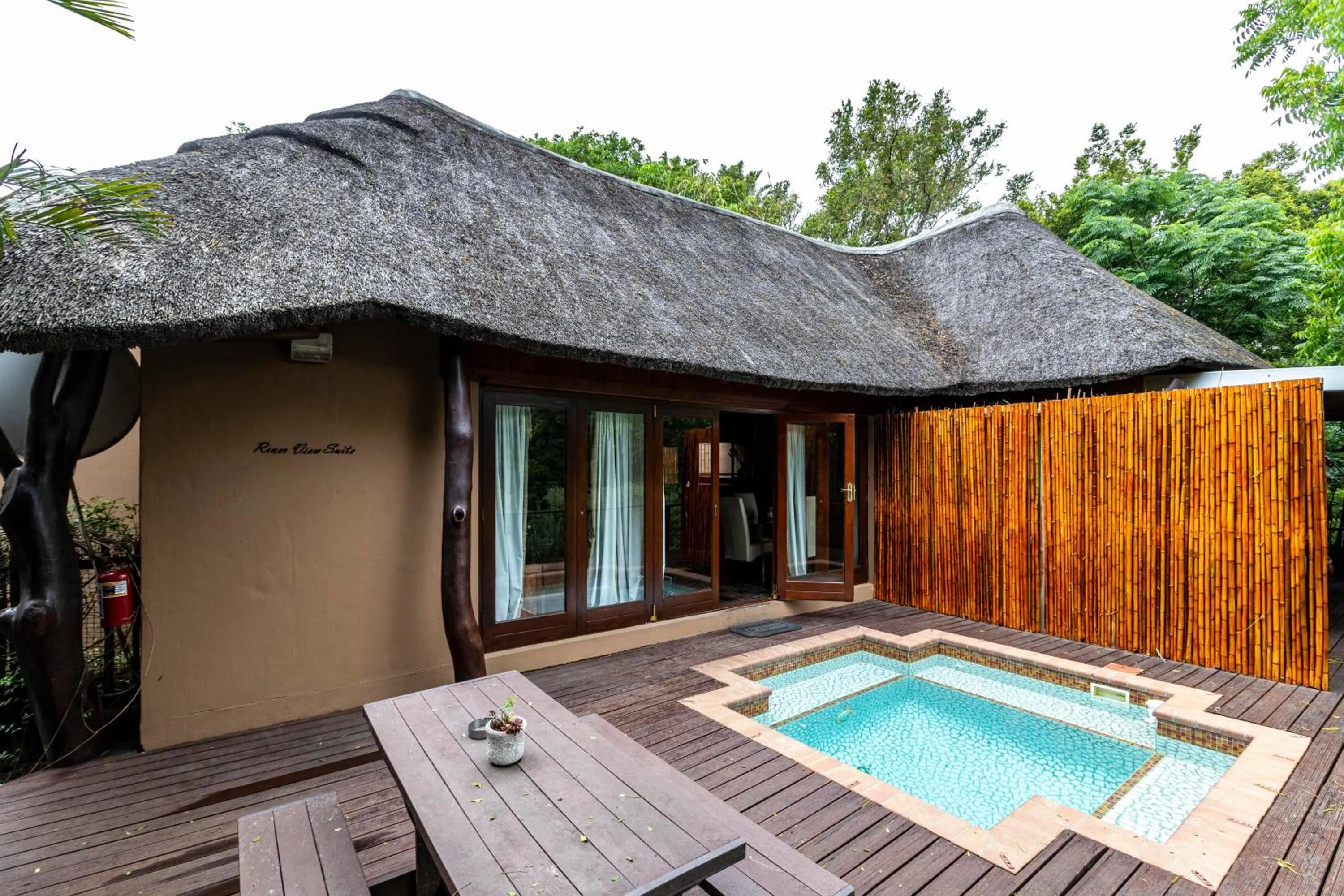 Swimming pool in Fish Eagle Manor