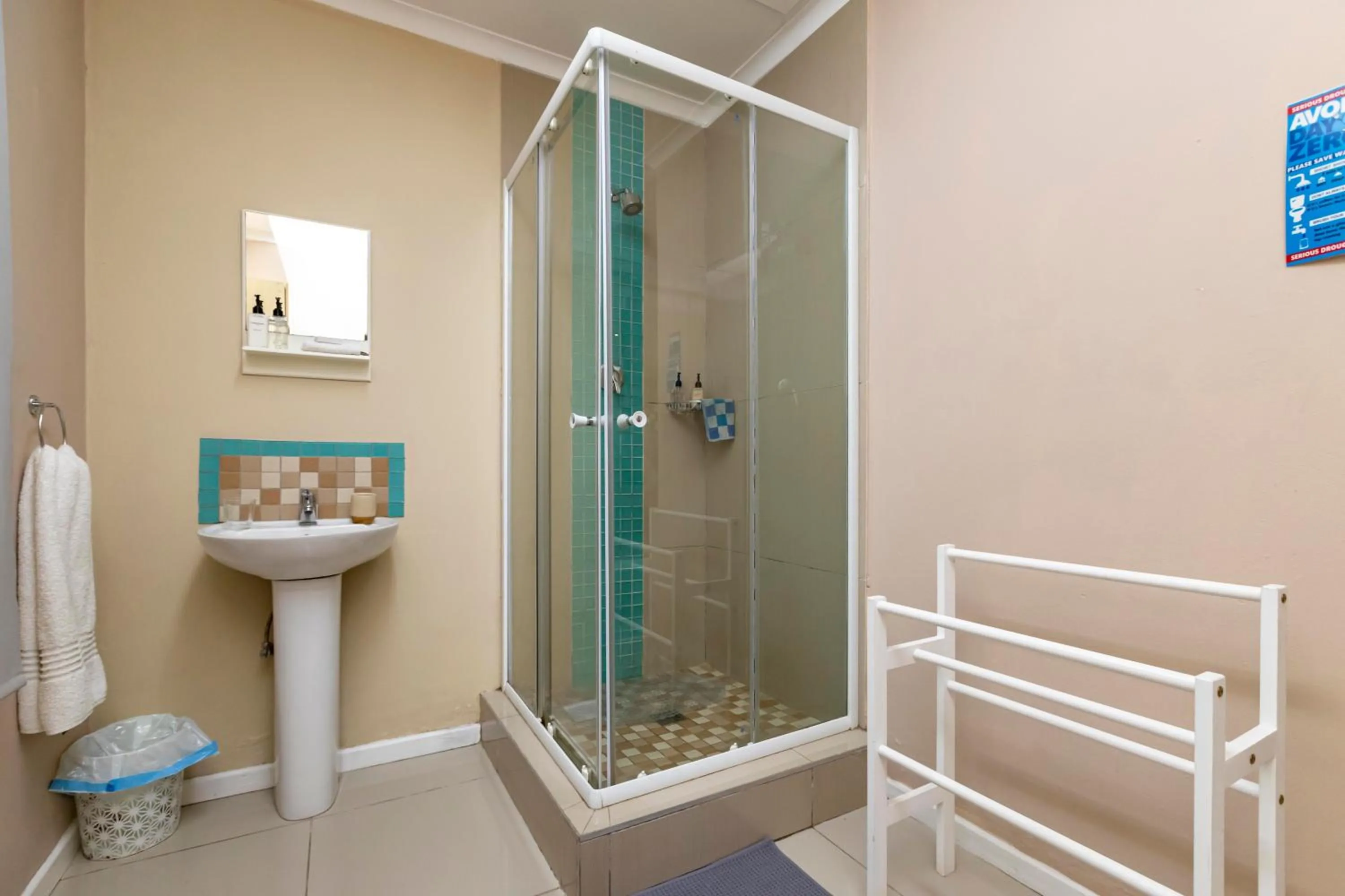 Shower in Fish Eagle Manor