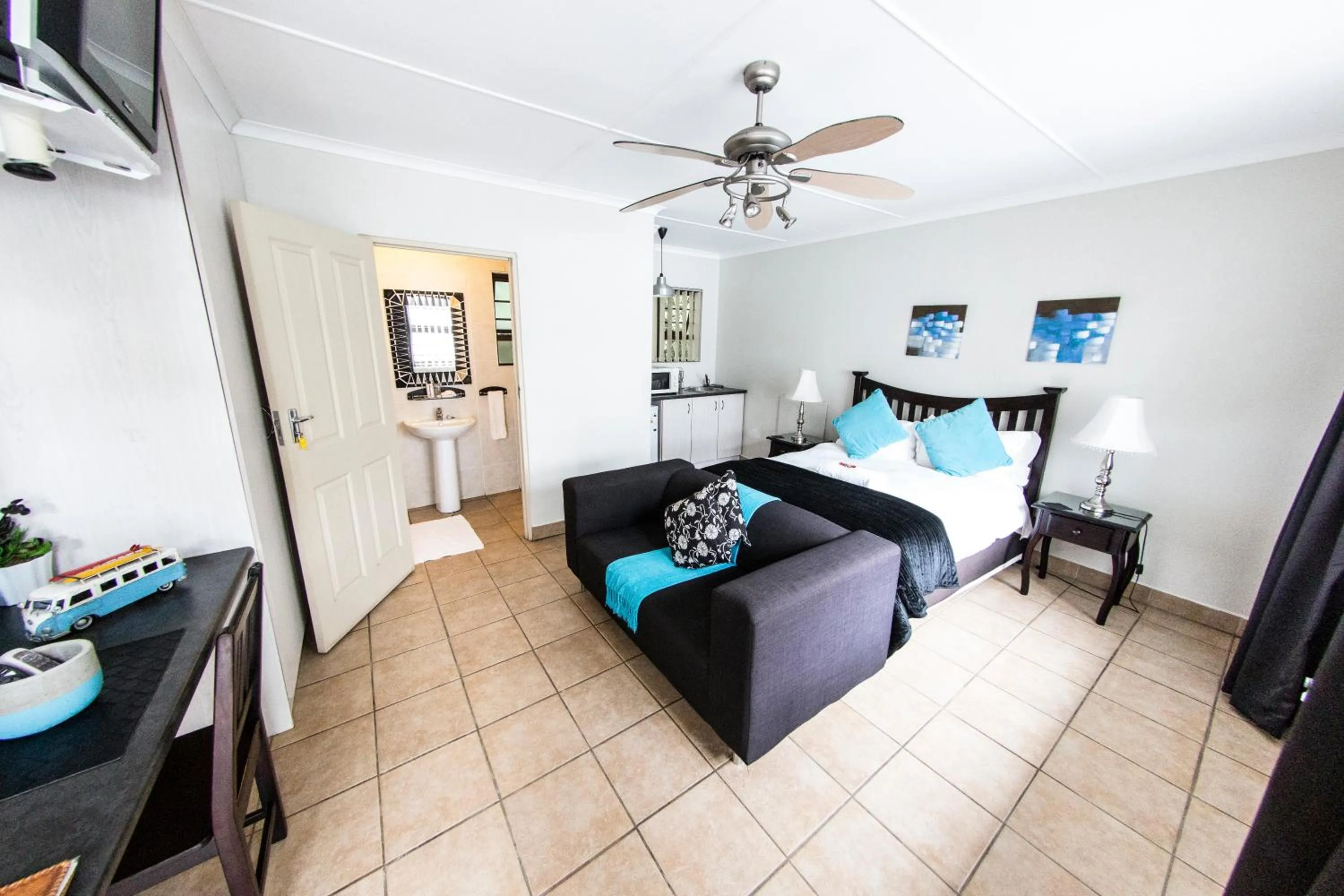 TV and multimedia, Bed in Fish Eagle Manor