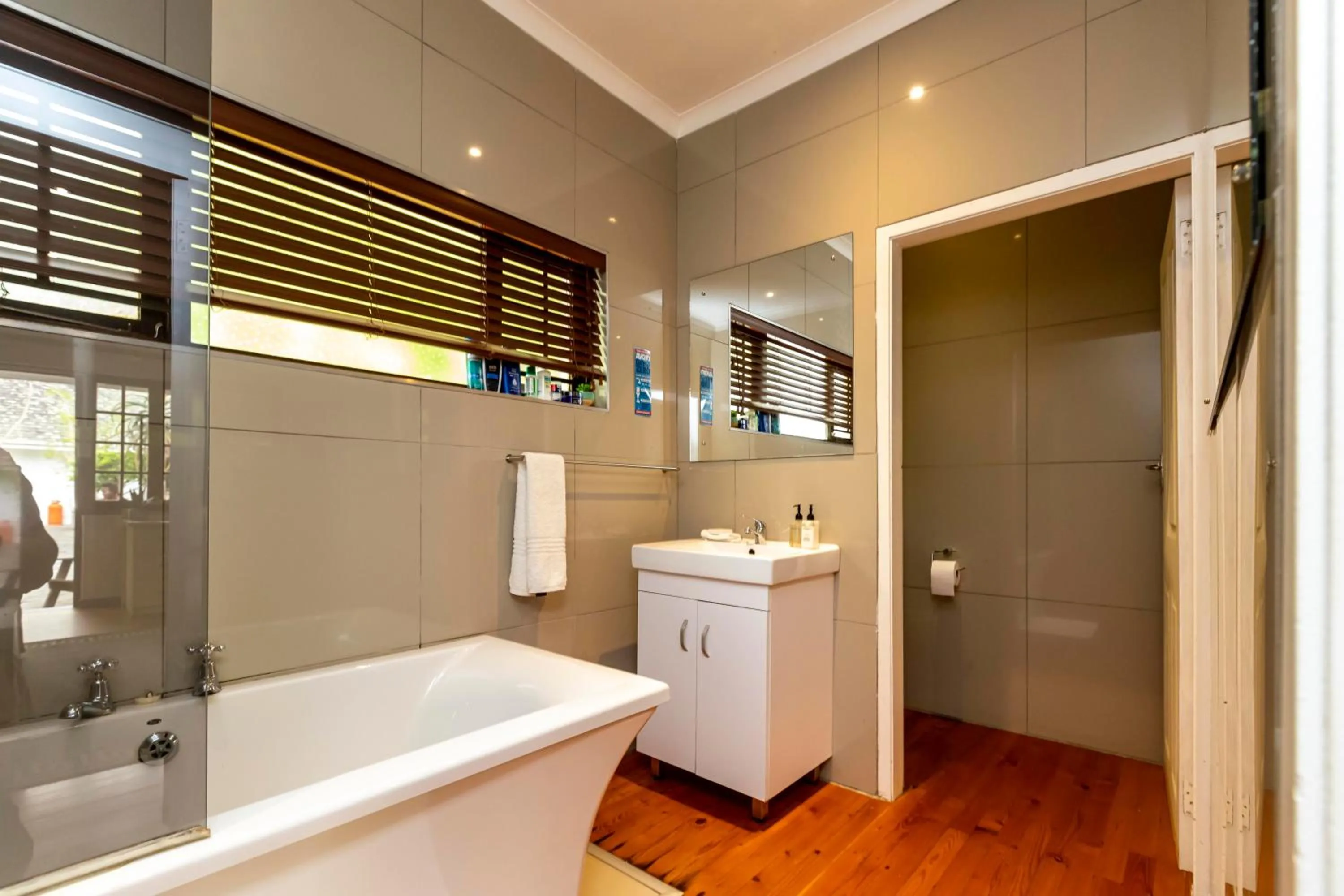 Shower in Fish Eagle Manor