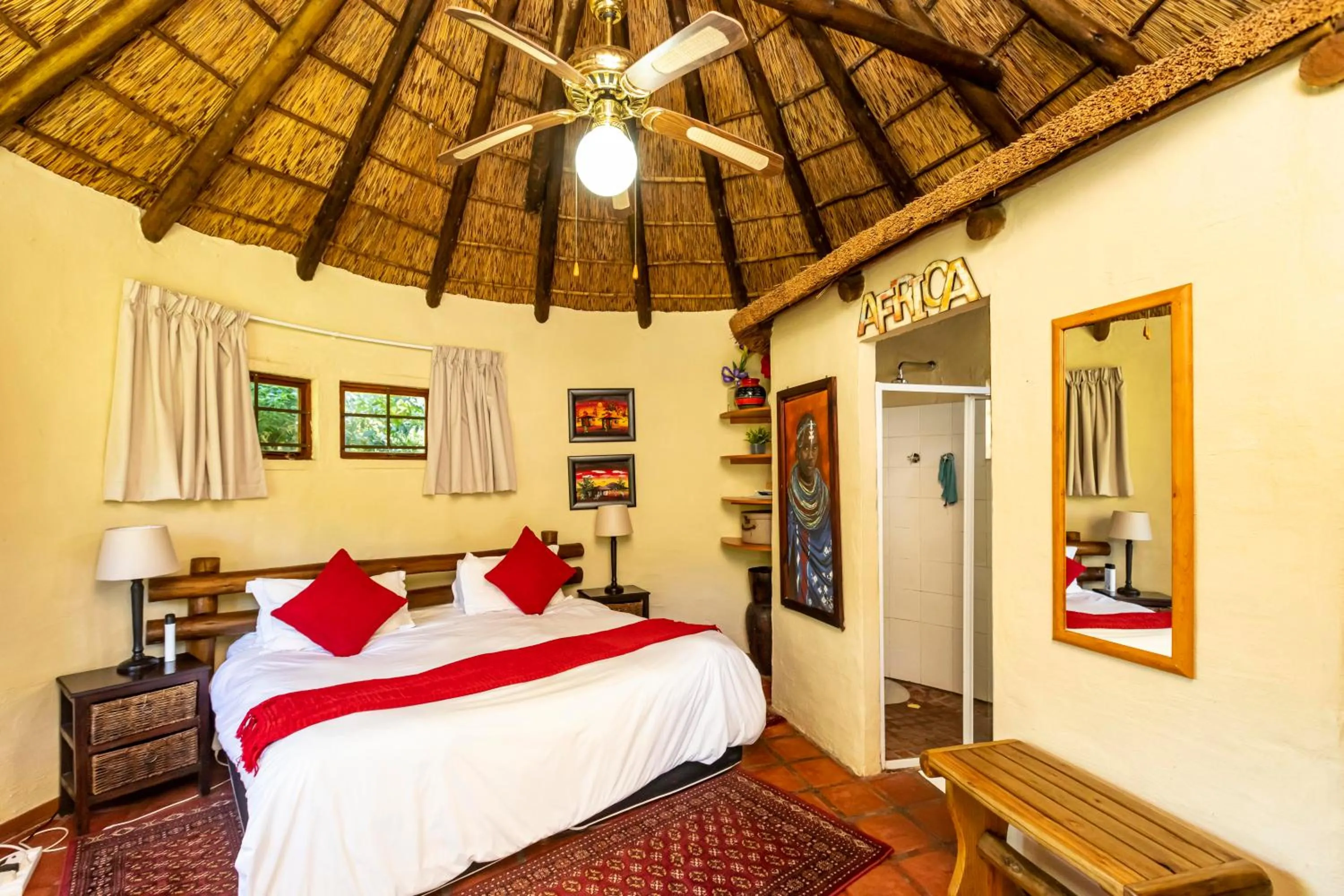 Photo of the whole room, Bed in Fish Eagle Manor
