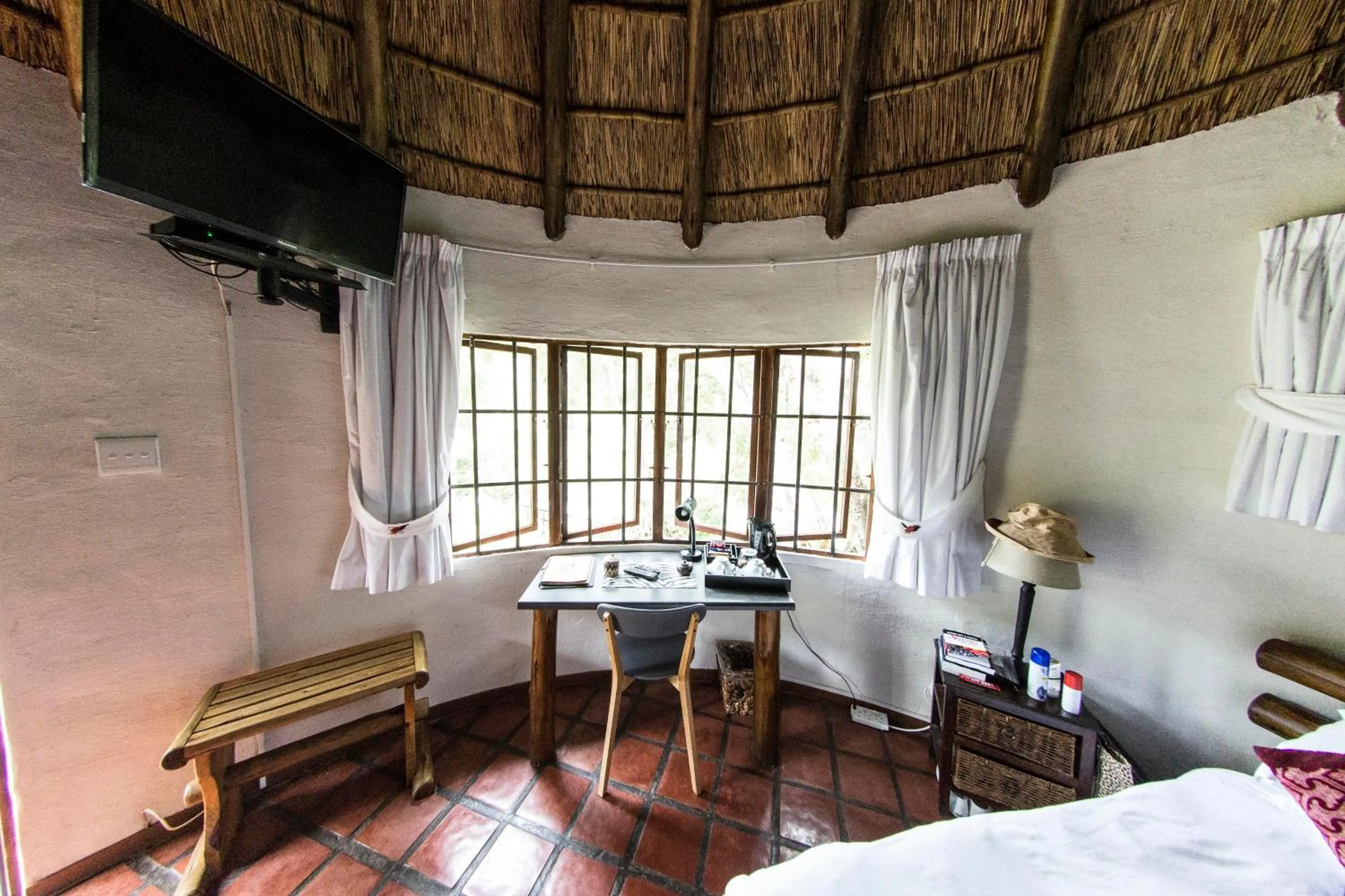TV and multimedia, Bed in Fish Eagle Manor