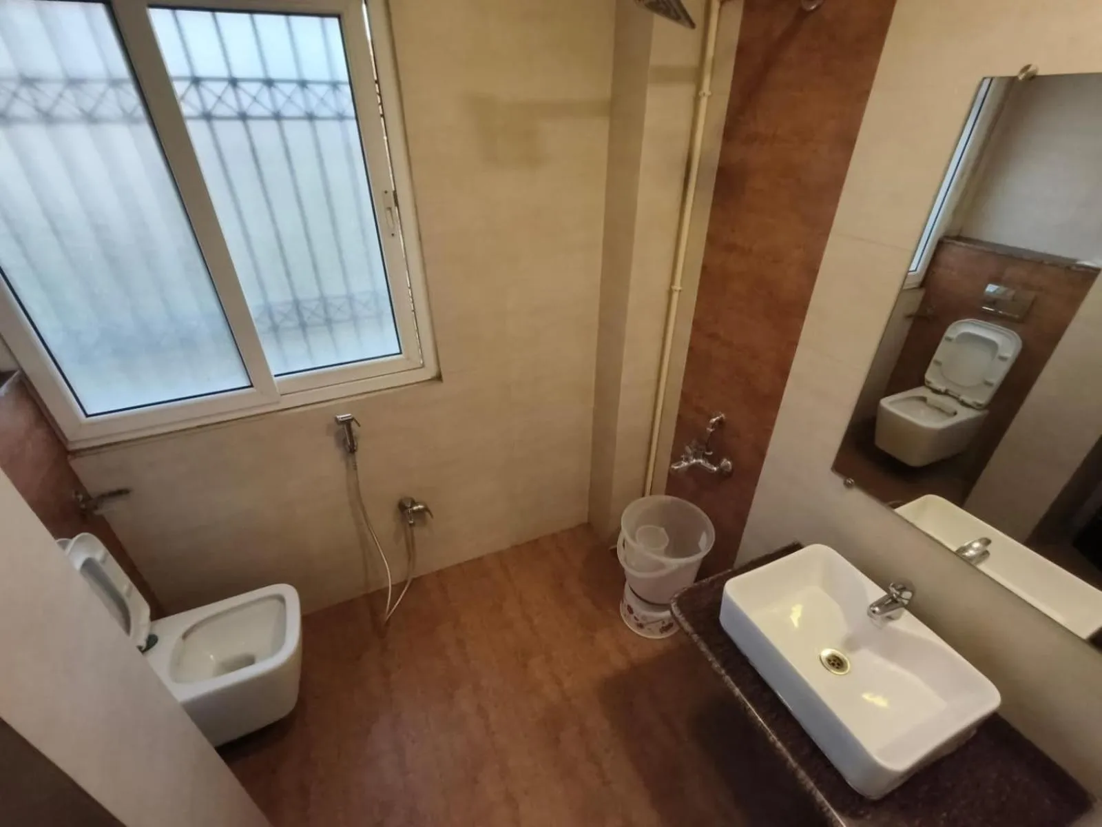 Toilet in Anand Regency Majestic