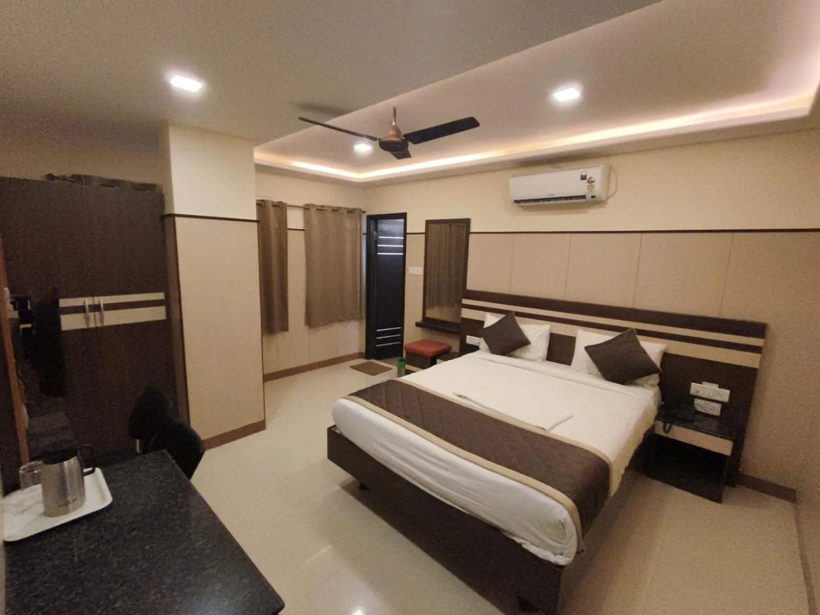 Bed in Anand Regency Majestic