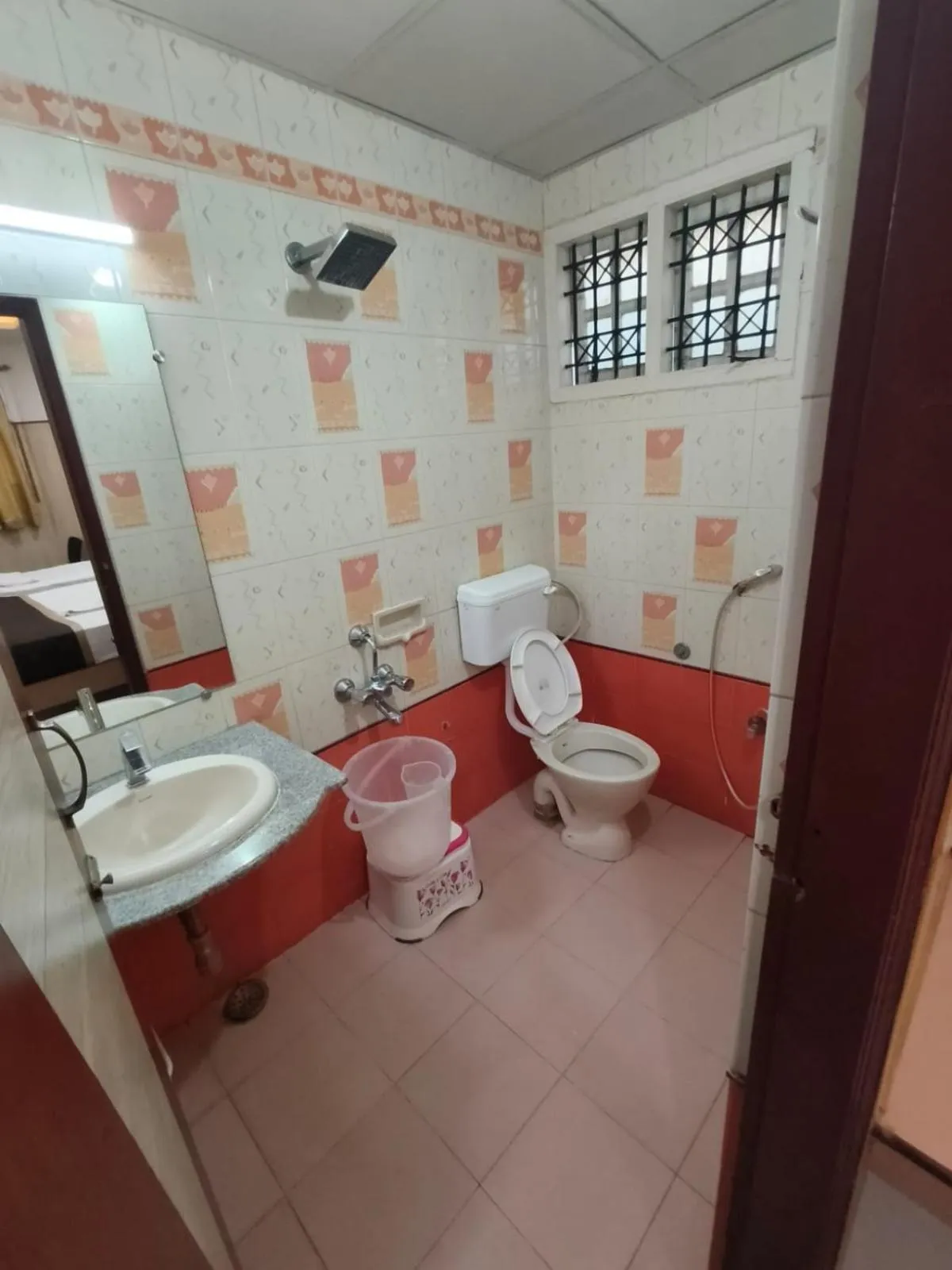 Toilet in Anand Regency Majestic