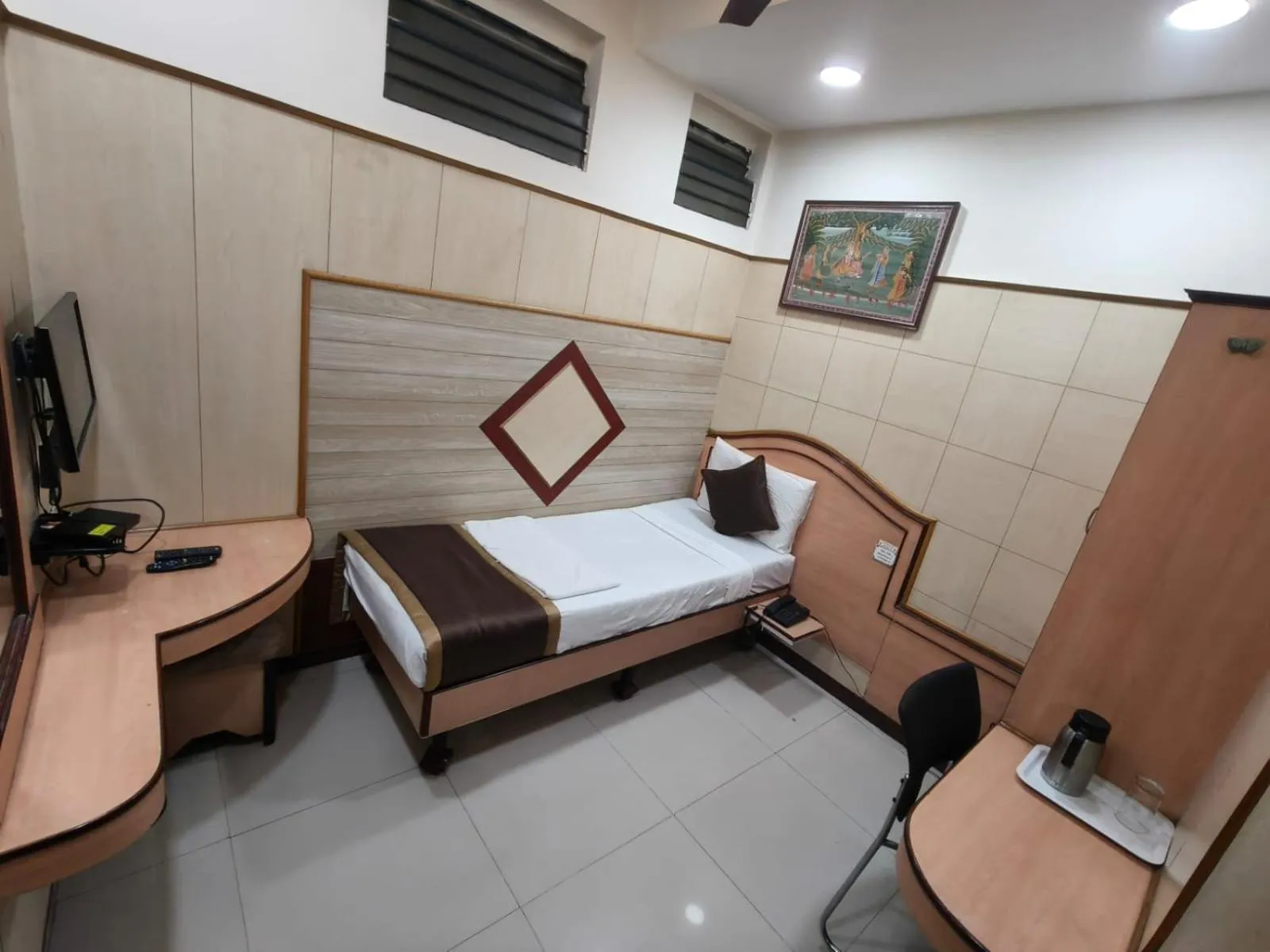 Bed in Anand Regency Majestic