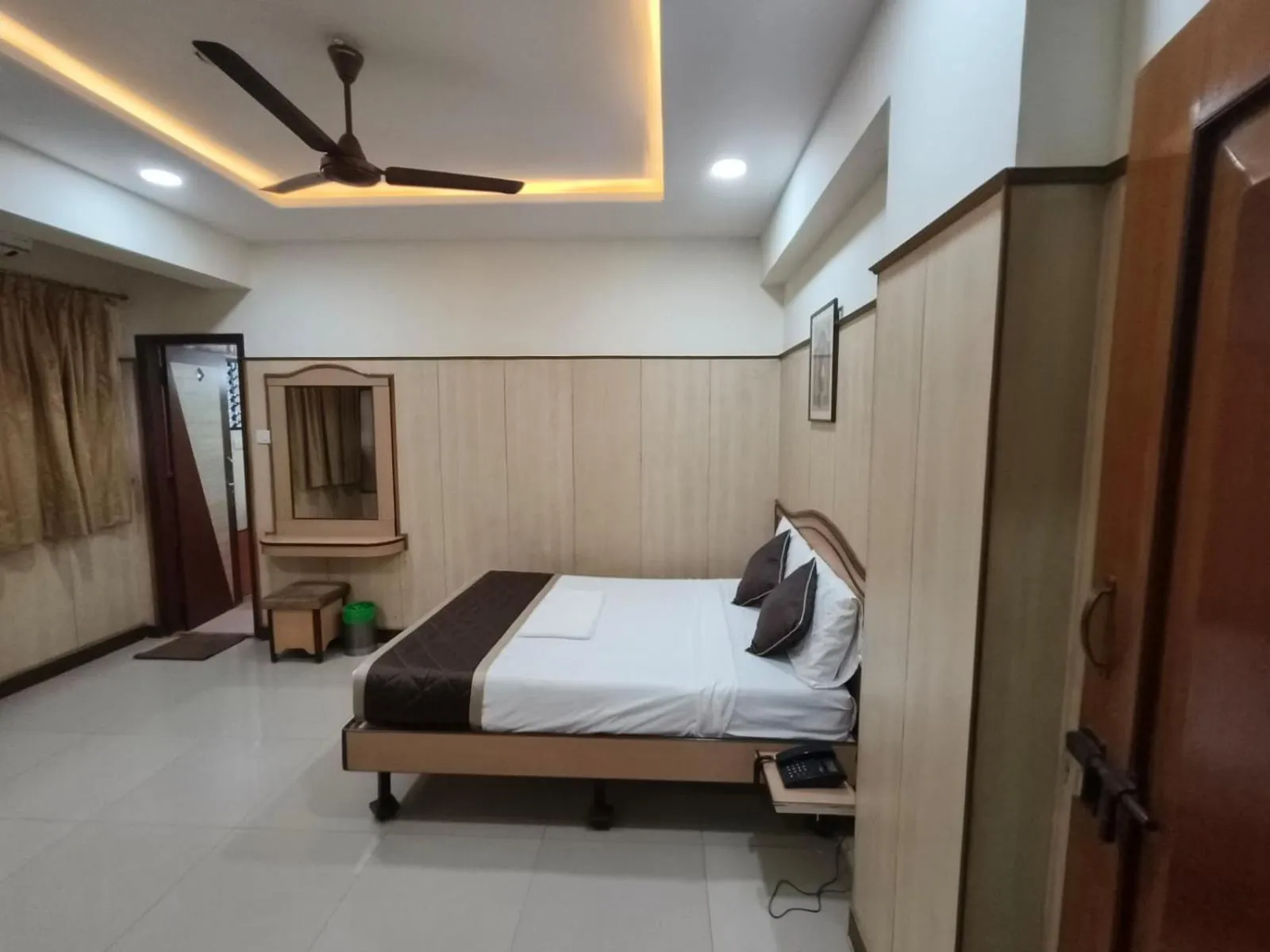 Bed in Anand Regency Majestic